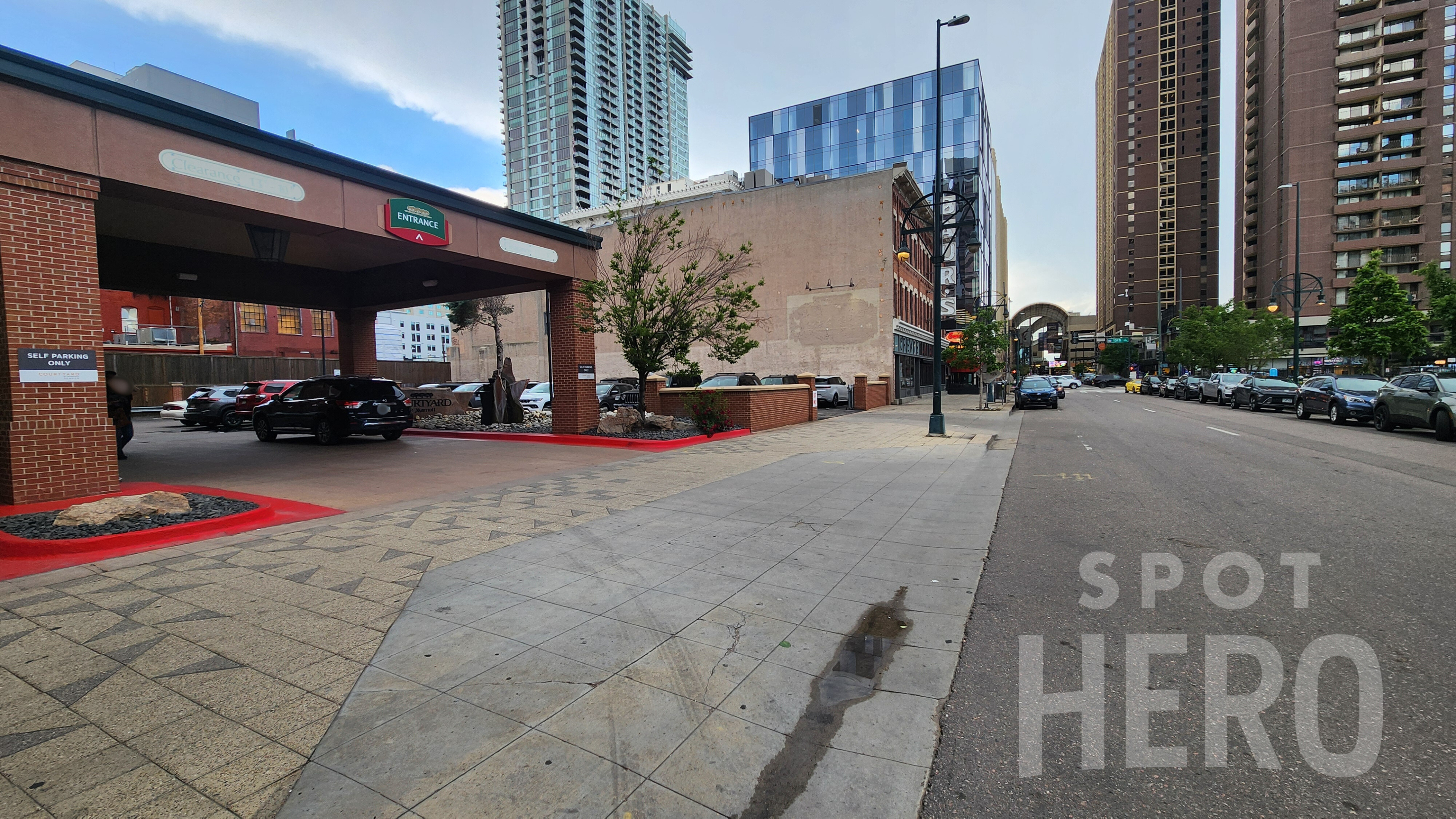 Photo of 1554 Curtis St. (934 16th St. Mall) - Marriott Courtyard Downtown Denver Lot