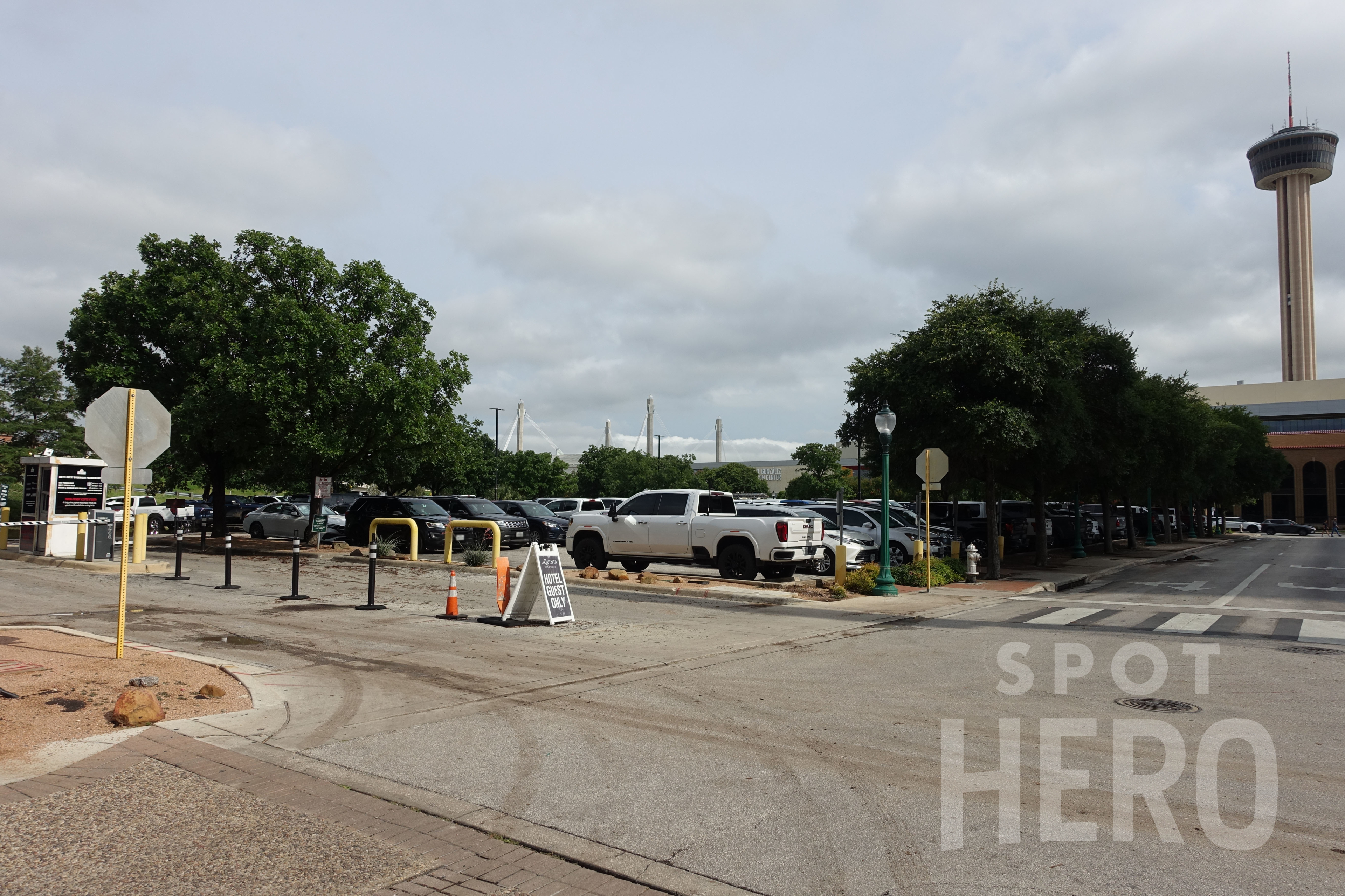 Photo of La Quinta Inn & Suites (Self Park). - 303 Blum St