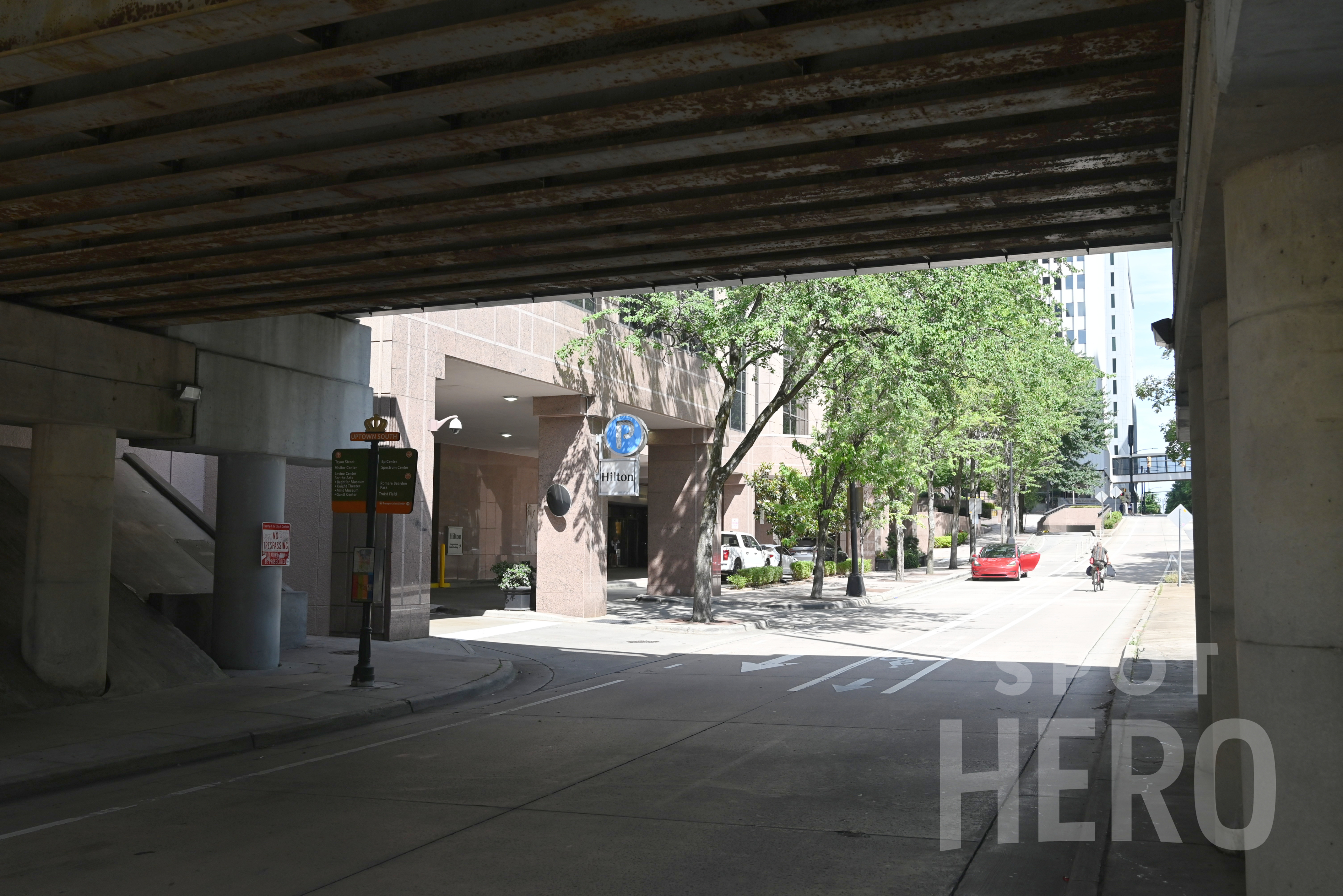 Photo of 222 E 3rd St - Hilton Center City Valet