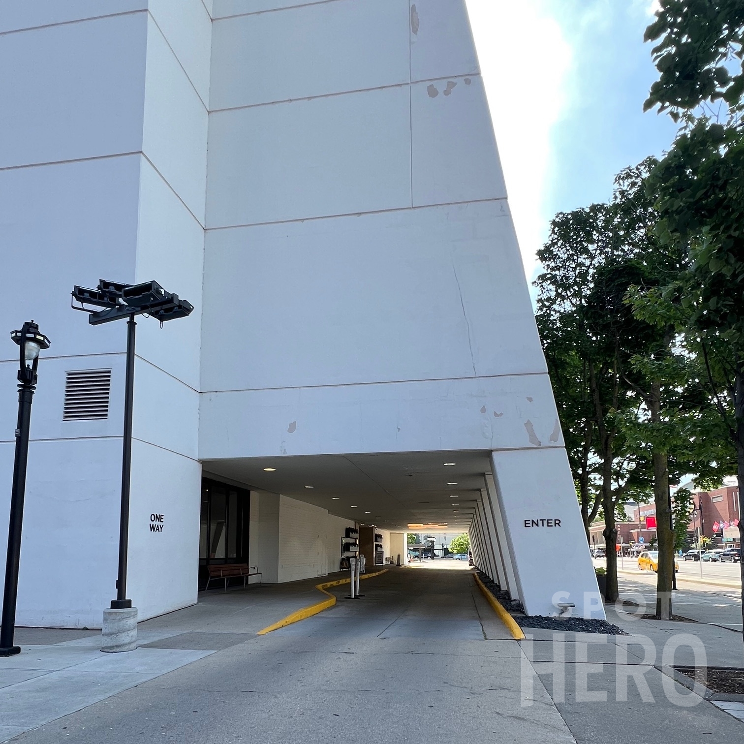 Photo of 333 W Kilbourn Ave.- Hyatt Regency Valet