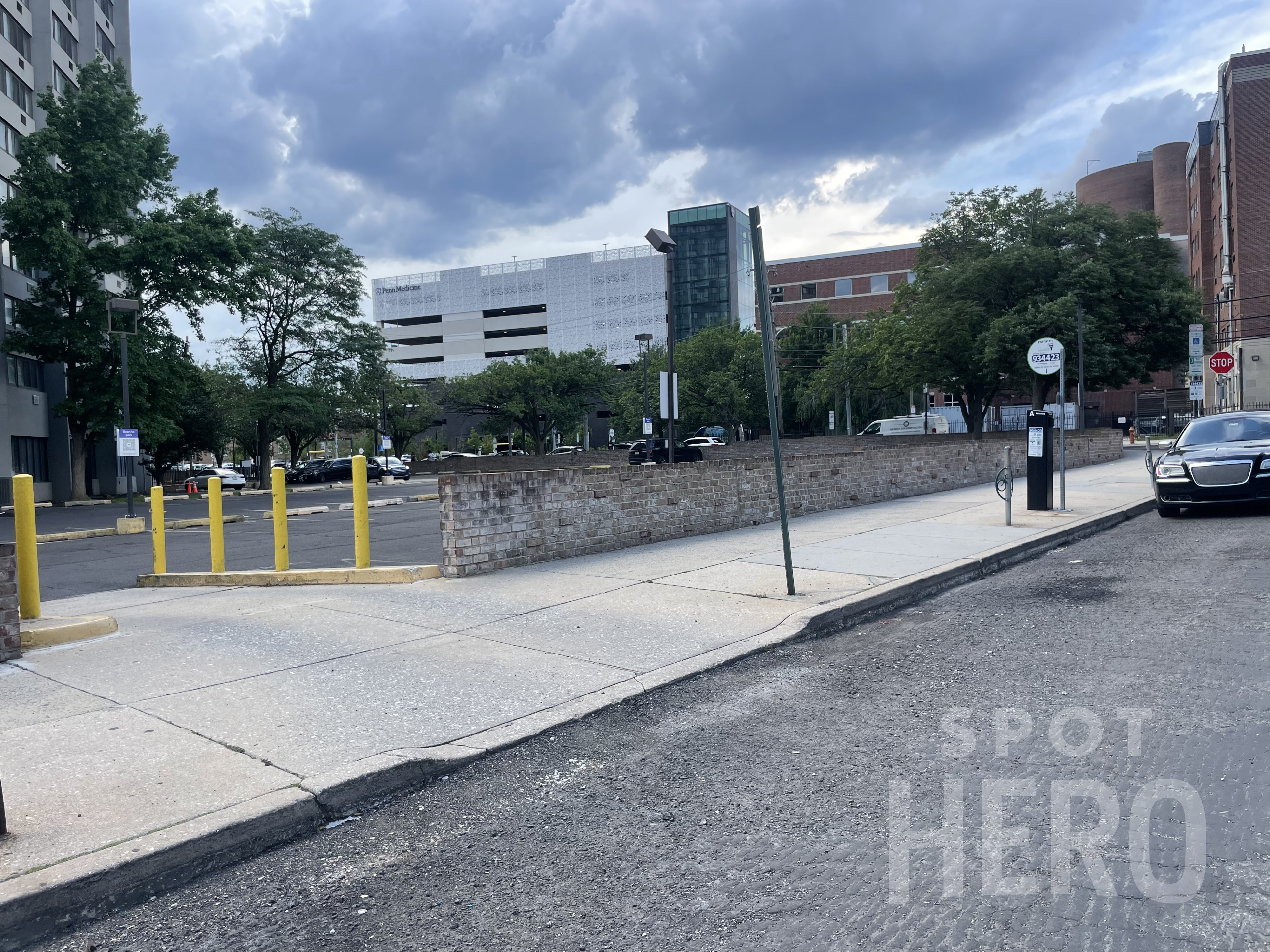 Photo of 39 N 39th St. (3901 Market St.) - University Square Lot