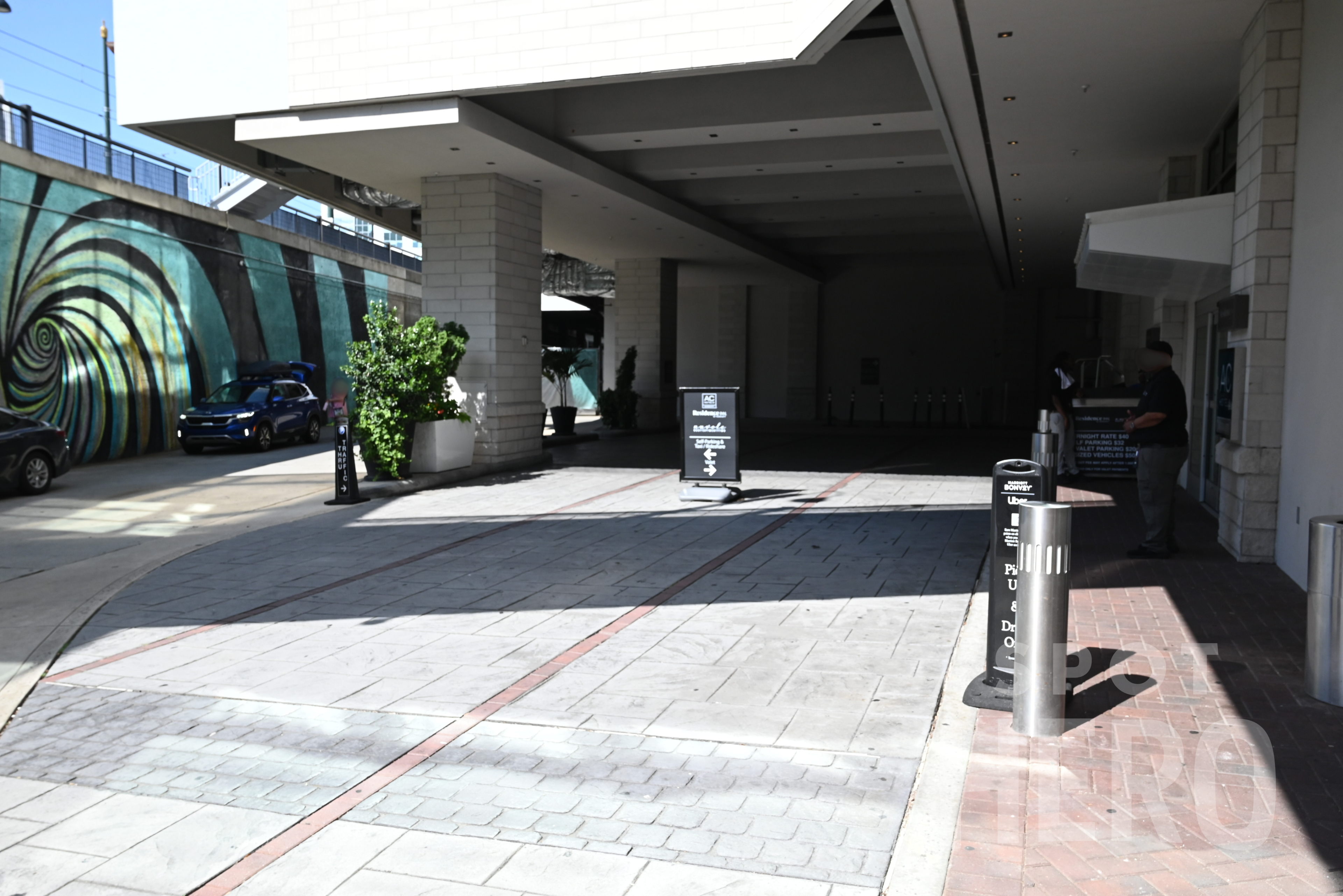 Photo of 220 E Trade St. - AC & Residence Inn Charlotte City Center Valet Stand