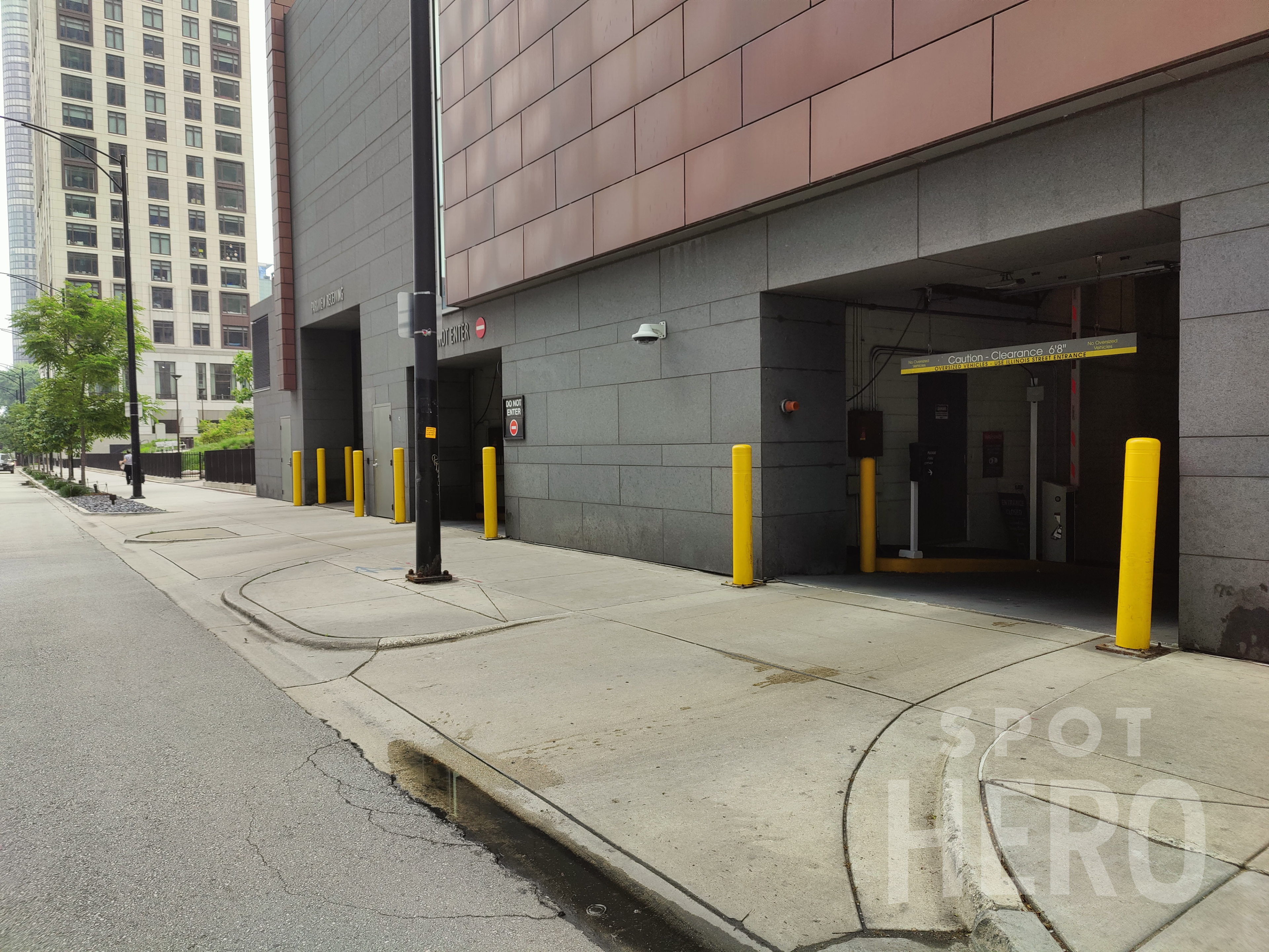 Photo of 411 E Grand Ave. - Parkview Garage