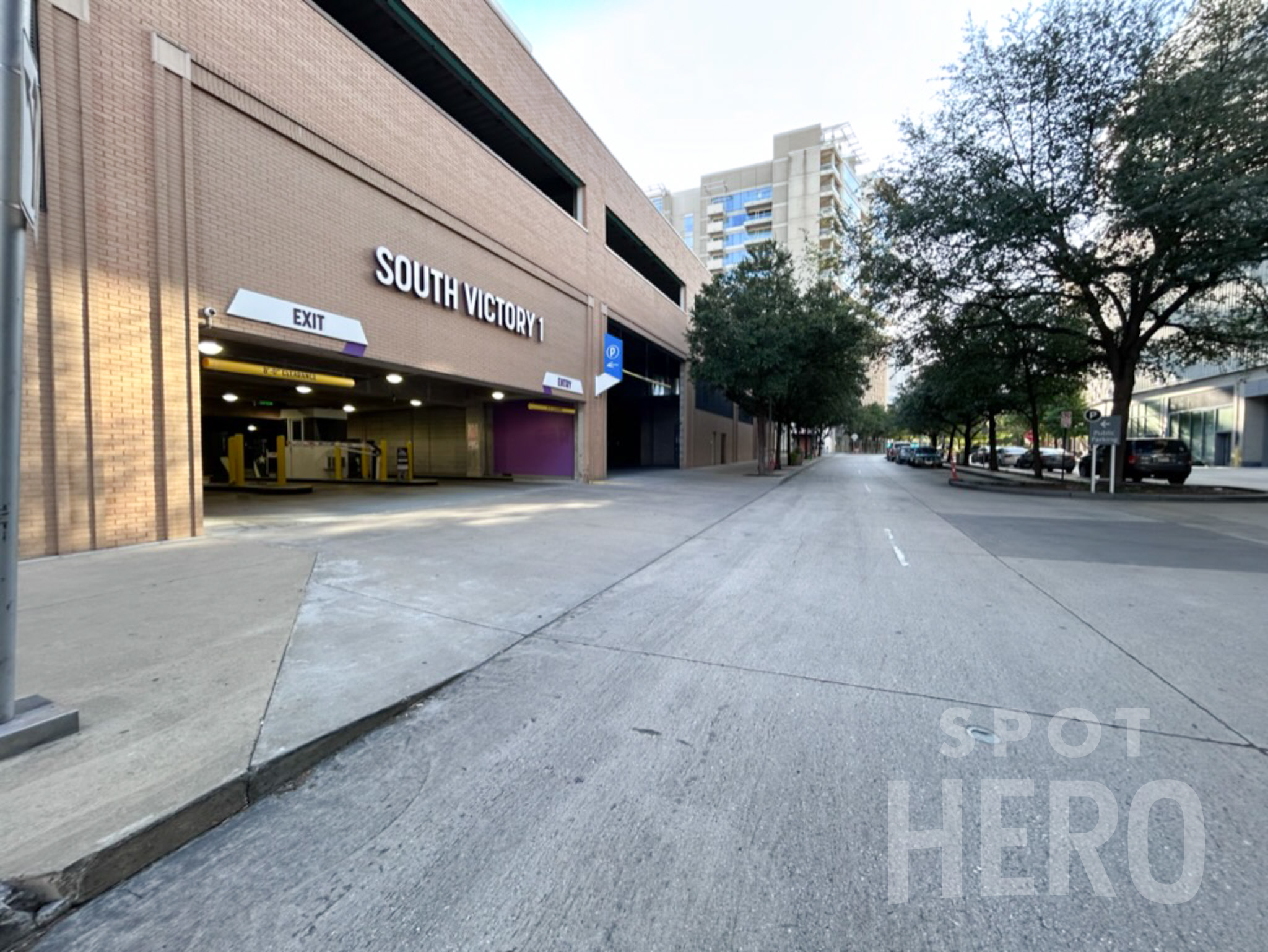 Photo of 2401 Victory Ave. - Garage