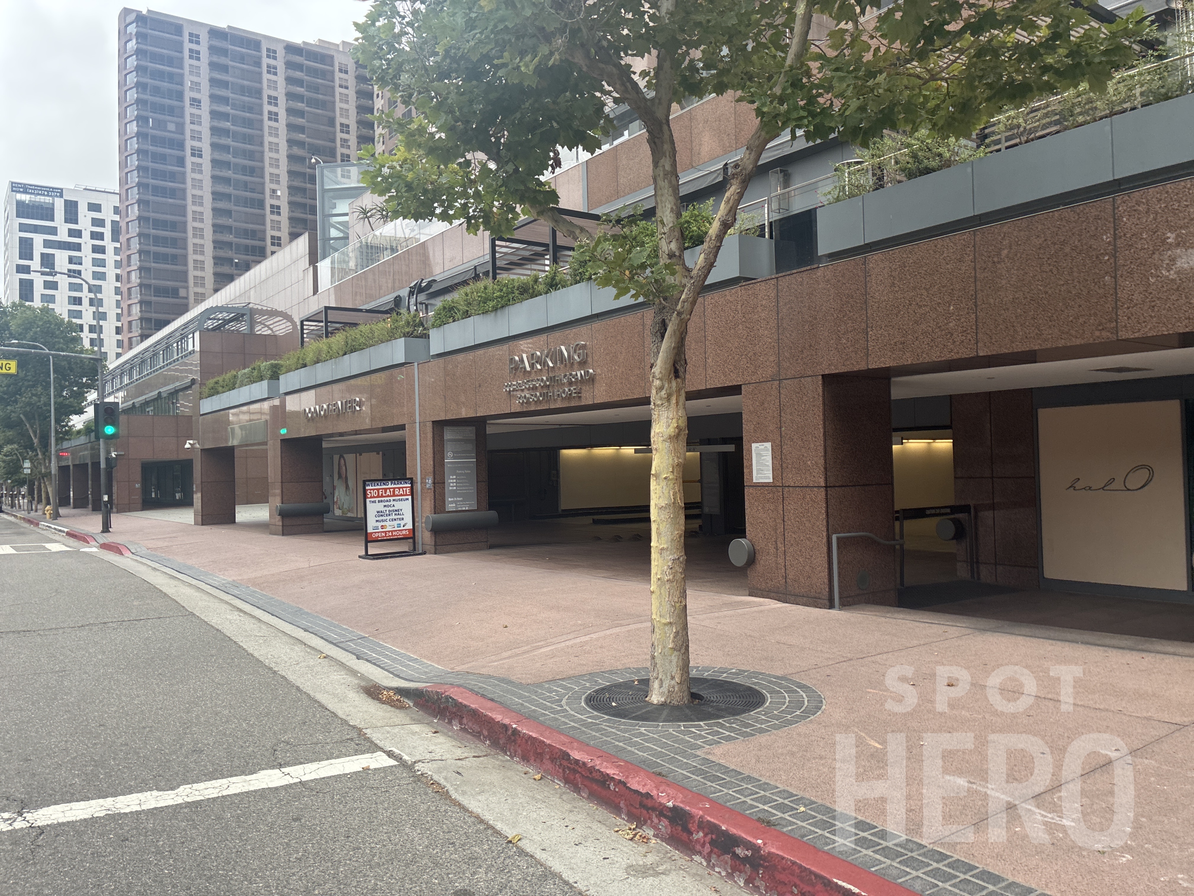 Photo of 330 S Hope St. (333/355 S, Grand Ave) - Wells Fargo Center Garage