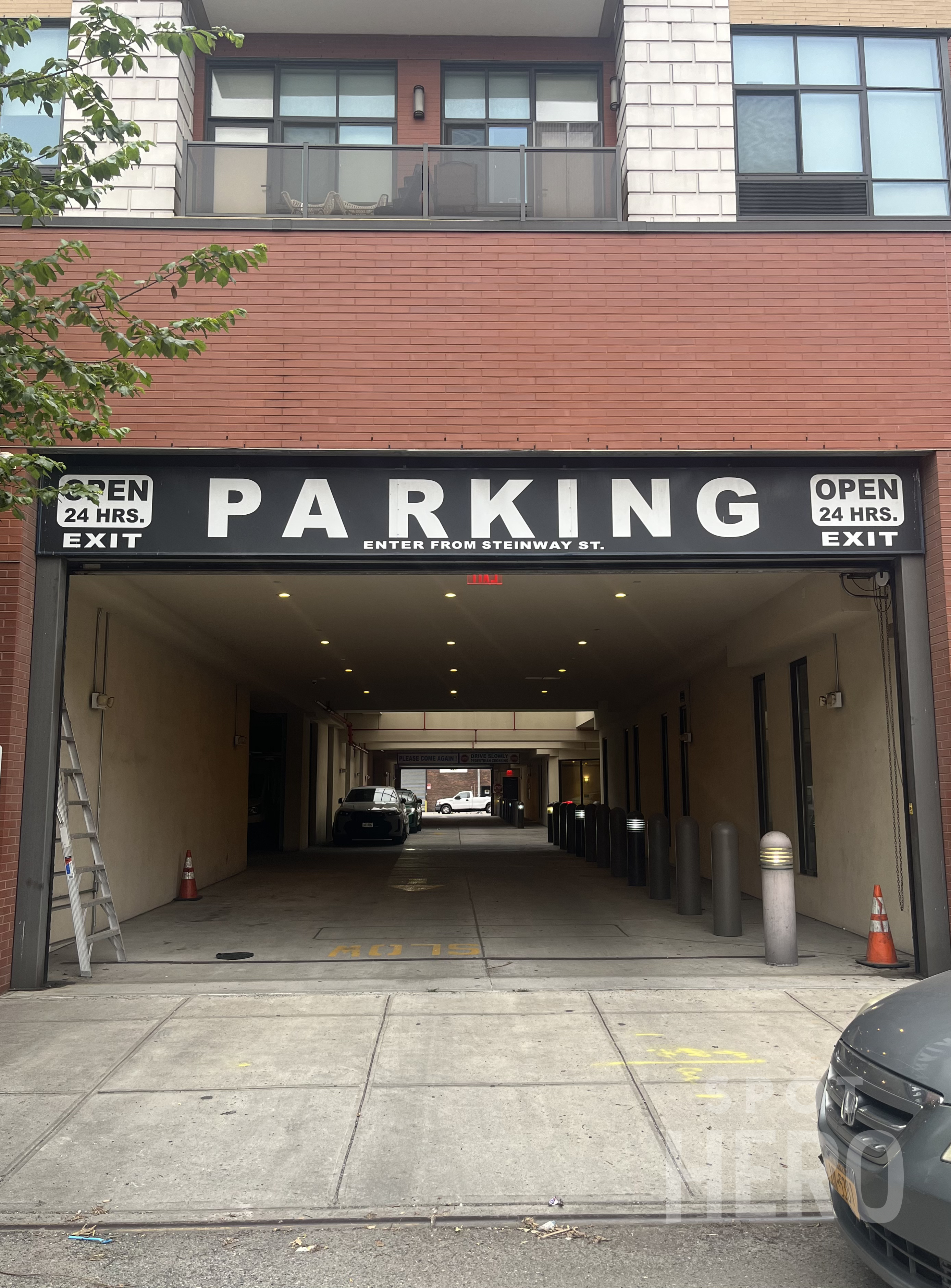 Photo of 1973 38th St. - Valet Garage