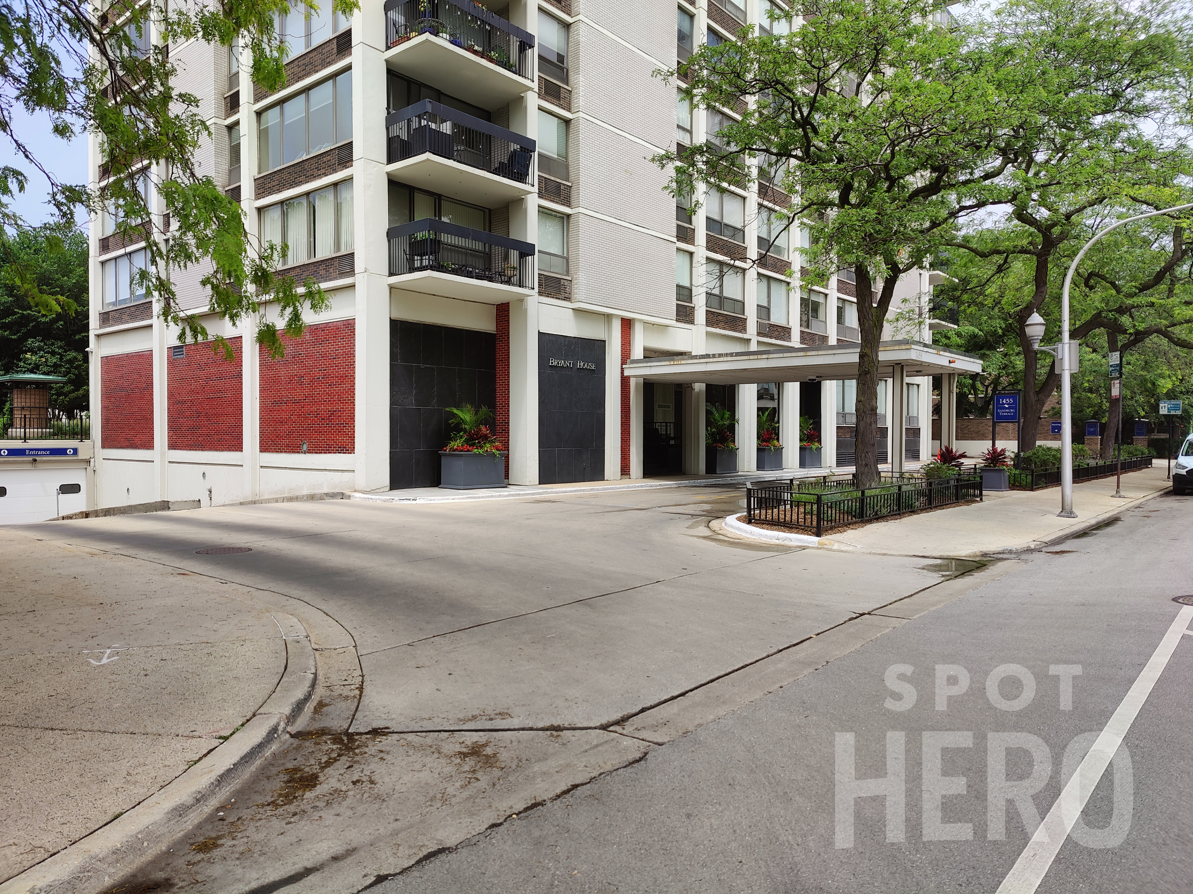 Photo of 1455 N Clark St. (1455 Sandburg) - Bryant House - Valet Garage