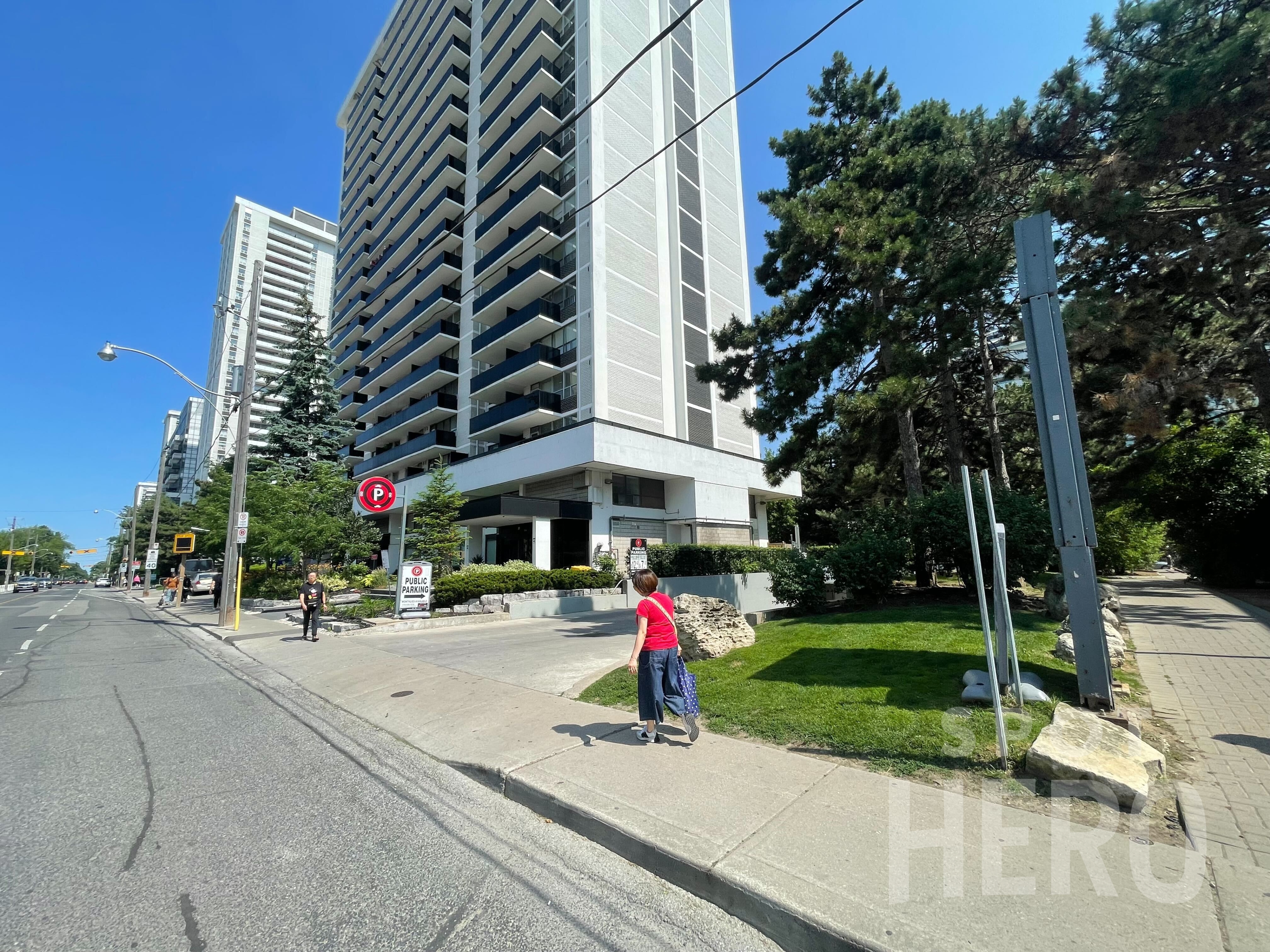 Photo of 33 Davisville Ave. - Garage