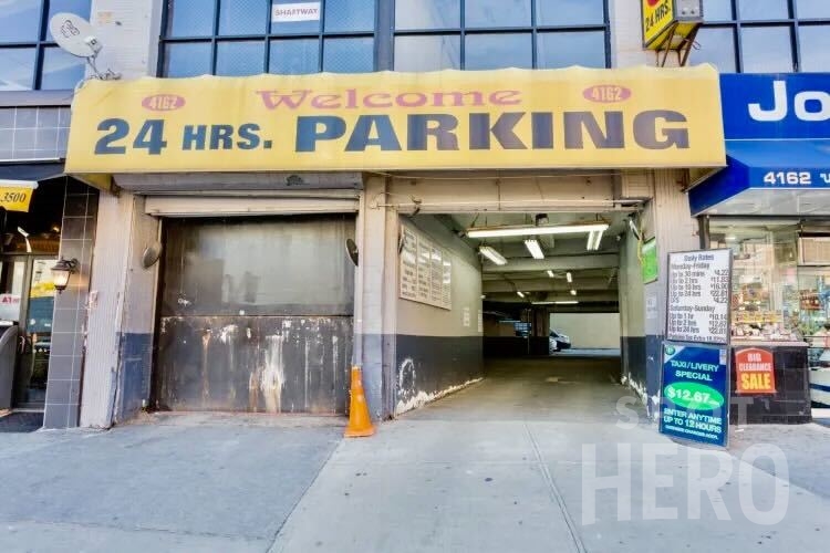 Photo of 4162 Broadway - Garage