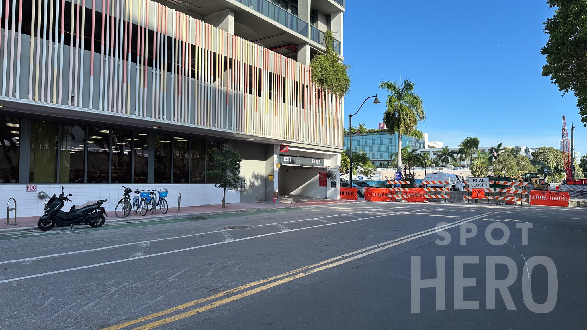 Photo of 1683 W Ave. - 17 West Garage