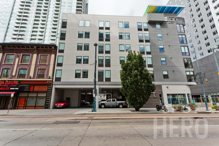 Photo of 1473 Stout St. (800 15th St.) - Aloft Denver Downtown Valet Stand