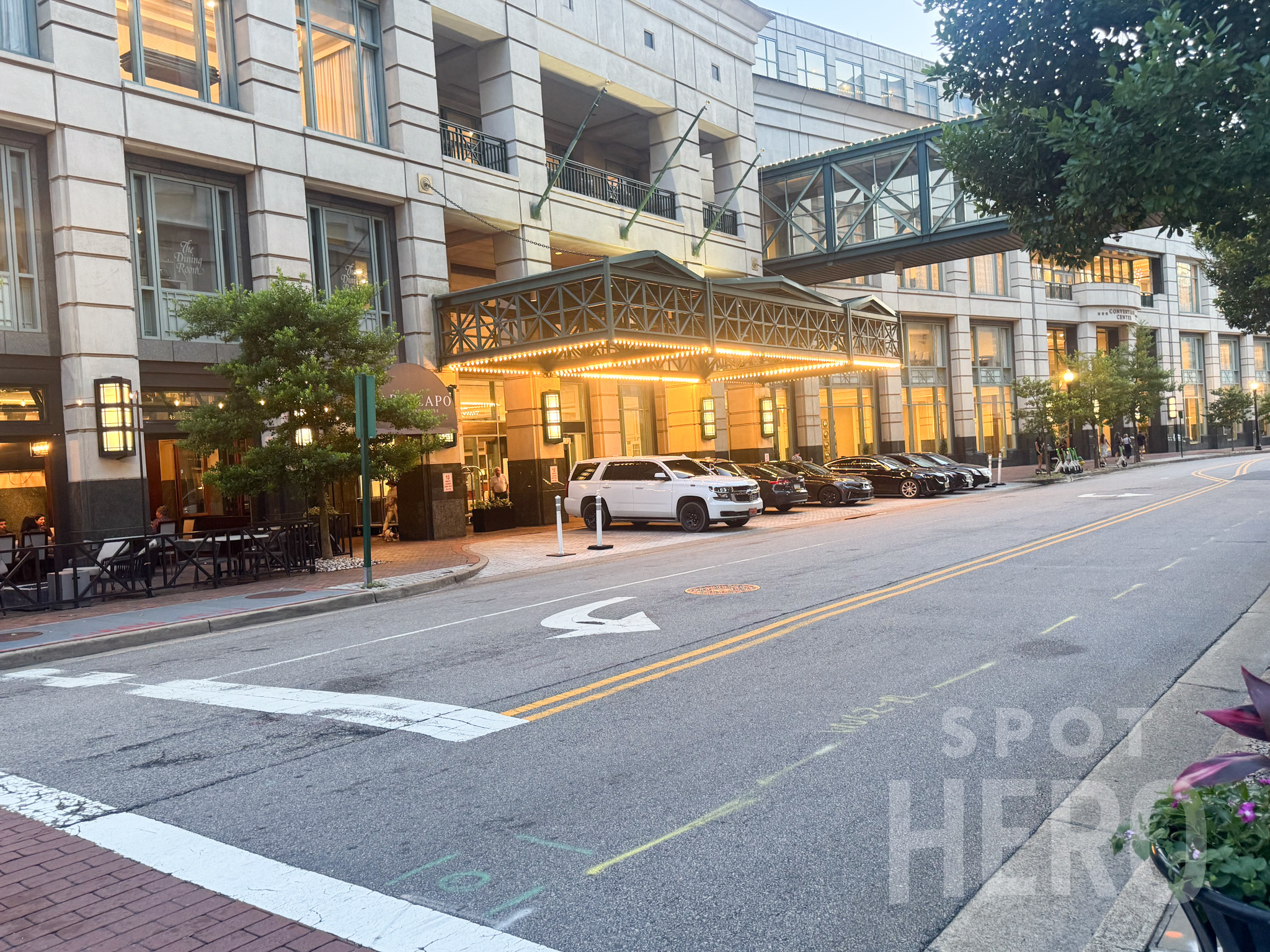 Photo of 235 E Main St. - Norfolk Waterside Marriott Valet