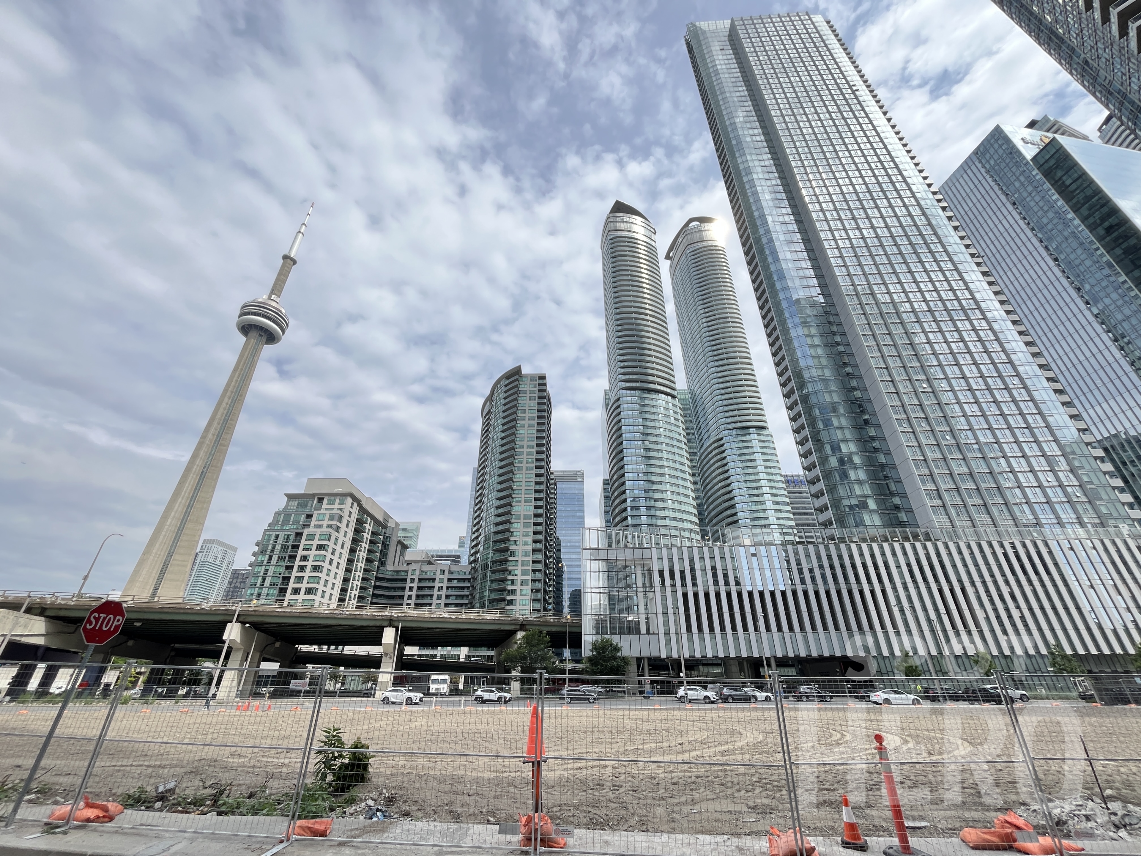 Photo of 200 Queens Quay E - Lot