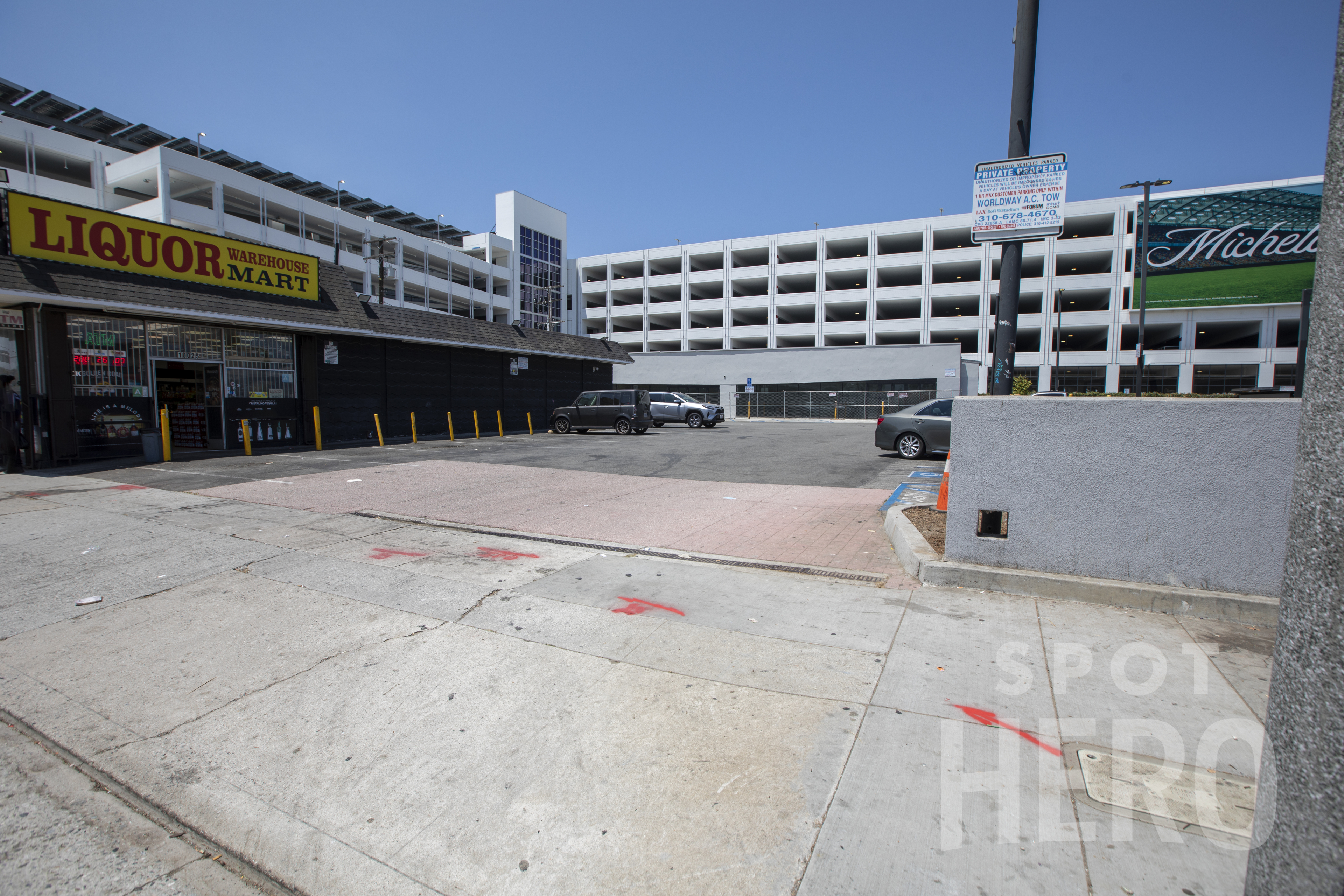 Photo of 10025 S Prairie Ave. - Liquor Warehouse Mart Lot