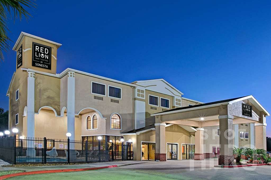 Photo of Red Lion Inn & Suites By Sonesta IAH - Uncovered Self Park