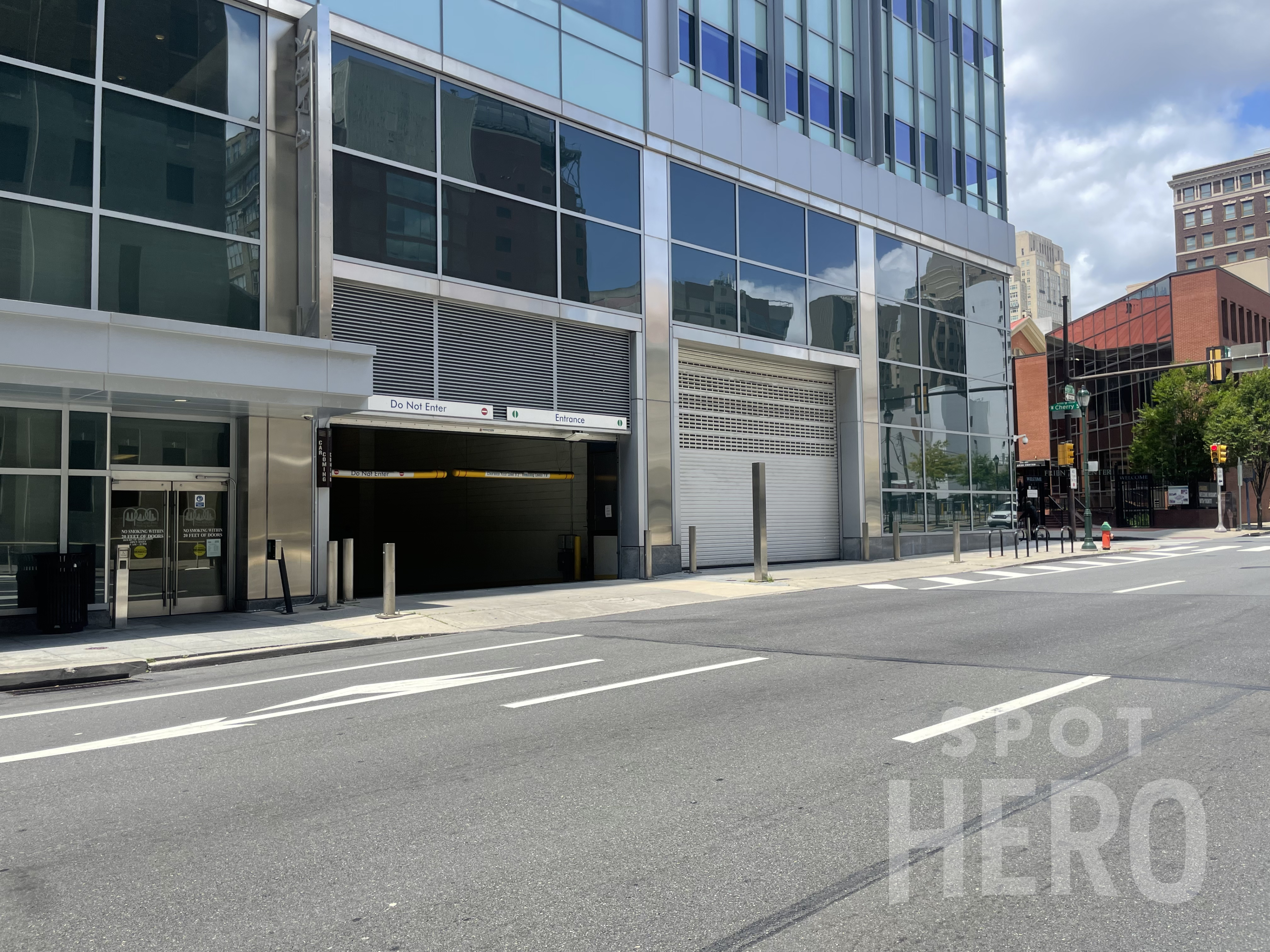 Photo of 124 N 15th St. (1503 Arch St.) - Family Courthouse Garage