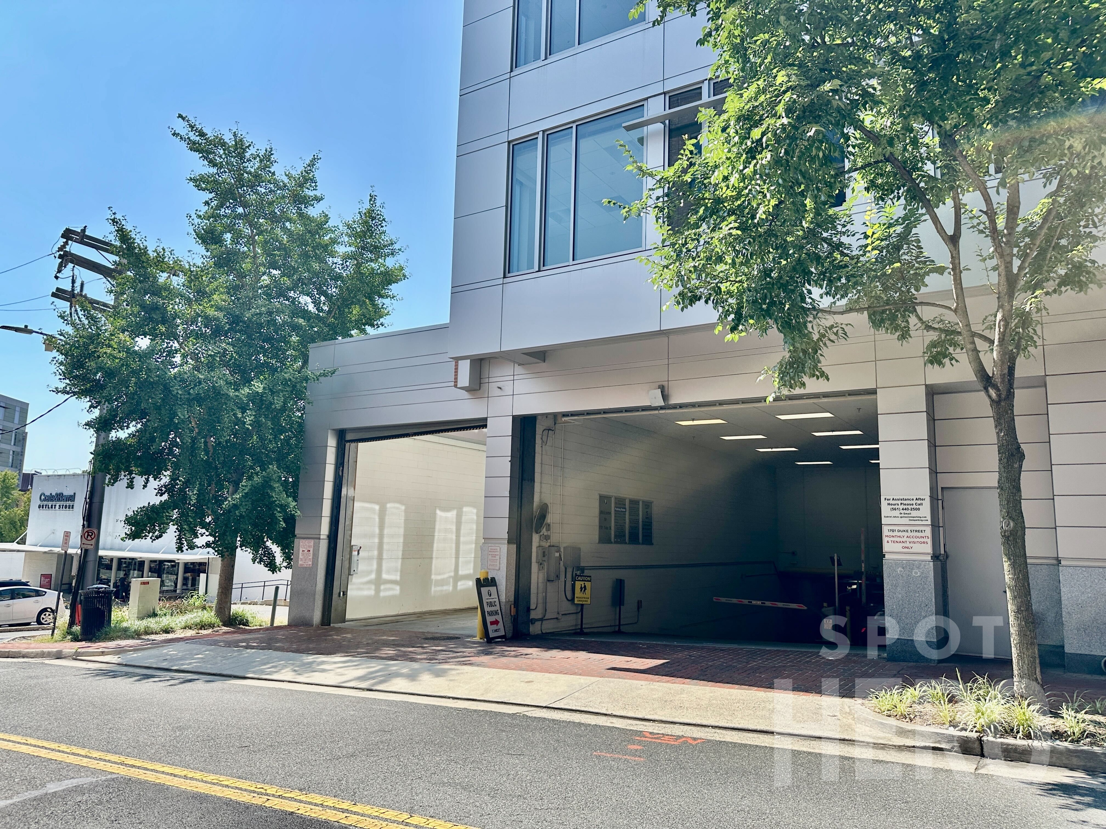 Photo of 1701 Duke St - Garage
