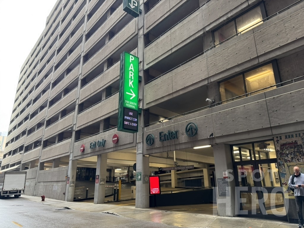 Photo of 318 S Federal Street - South Loop Garage