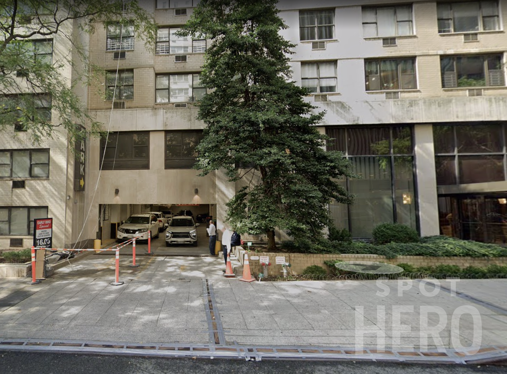 Photo of 320 E 46th St. - Belmont Valet Garage