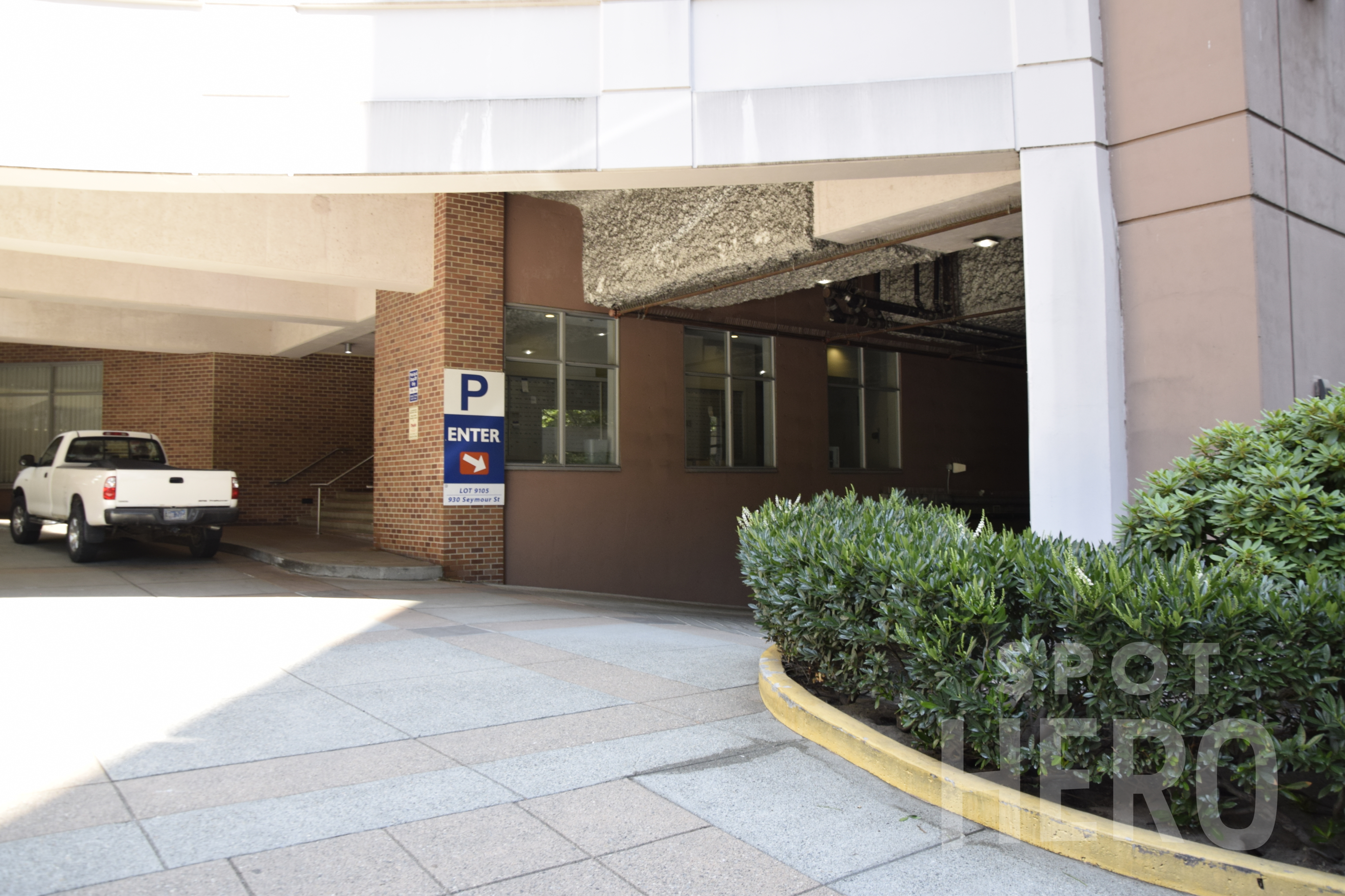 Photo of 930 Seymour St. - Metropolitan Towers Garage
