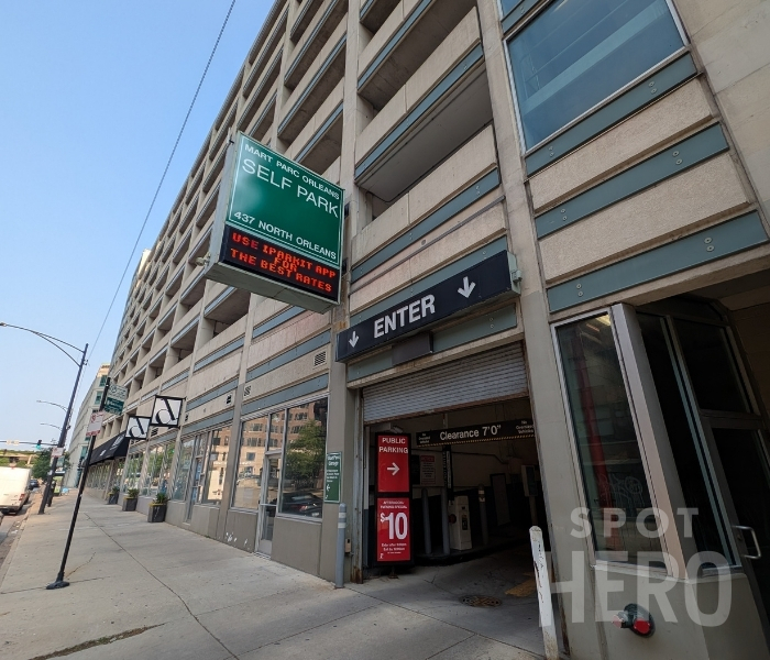 Photo of 437 N Orleans St. - CH650 - Mart Parc Orleans Garage
