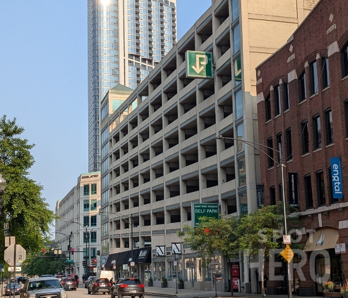 Photo of 437 N Orleans St - CH650 - Mart Parc Orleans Garage