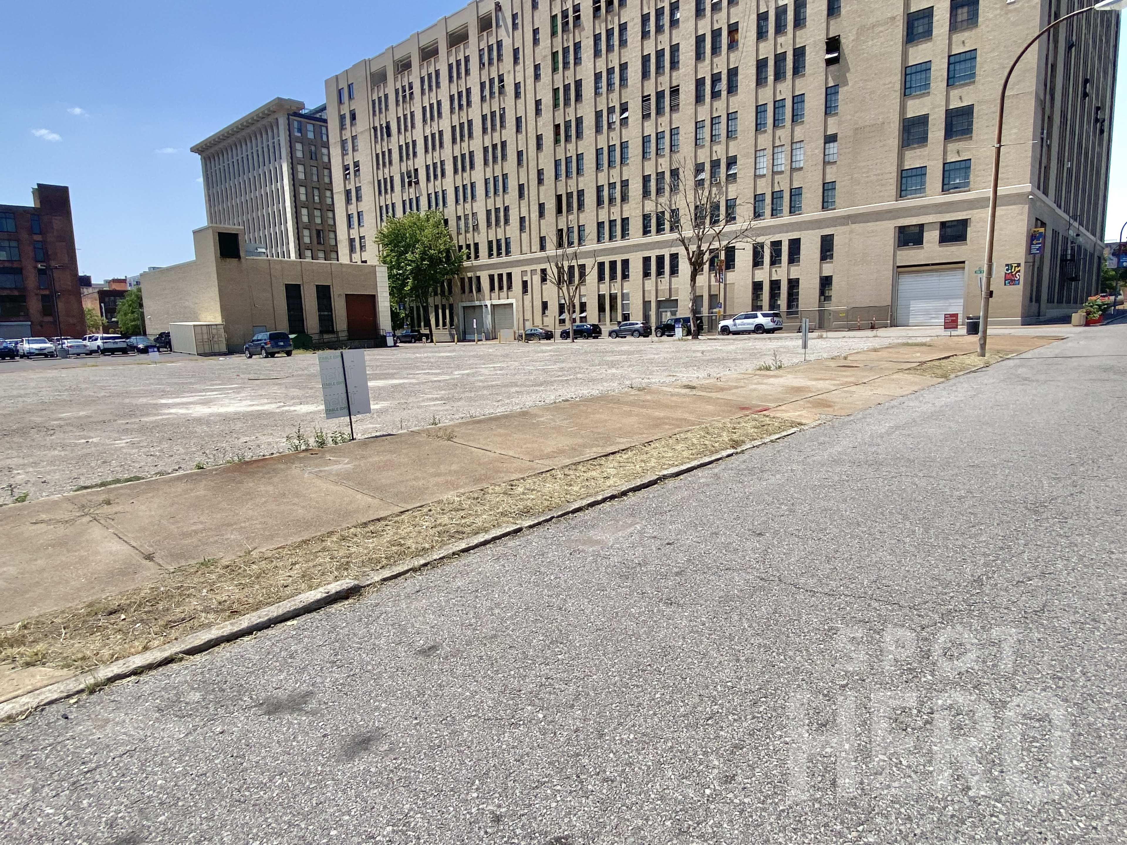 Photo of 1422 Delmar Blvd. - Autopark Lot