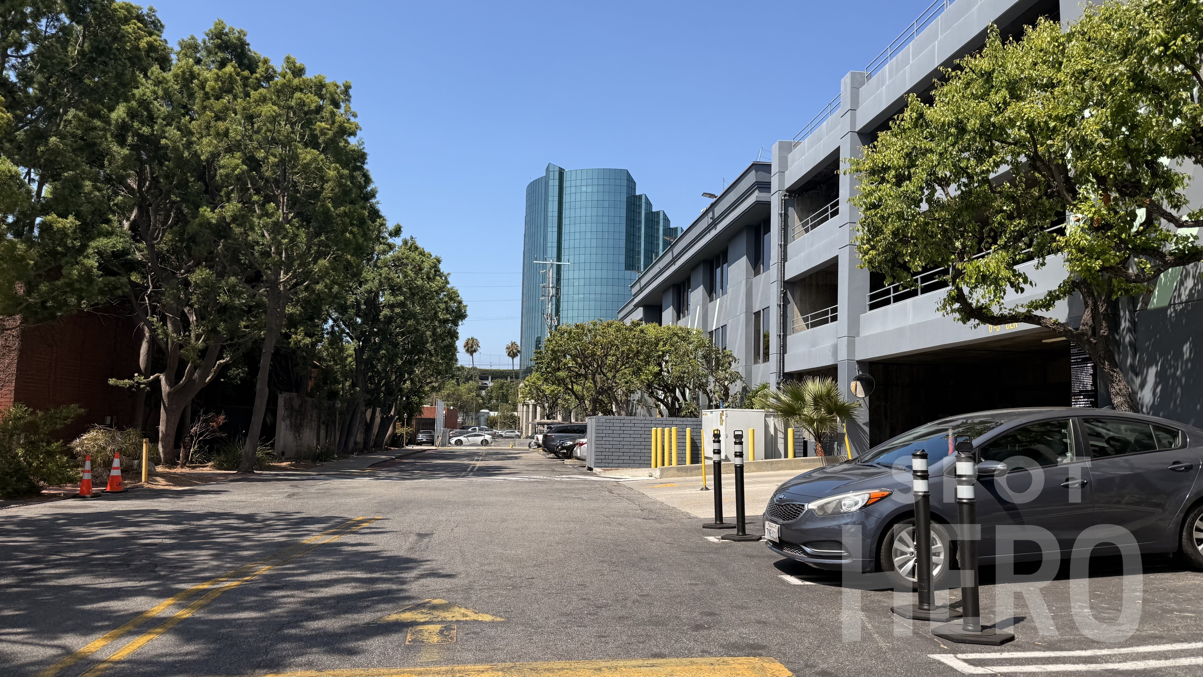 Photo of 11340 Olympic Blvd - Garage