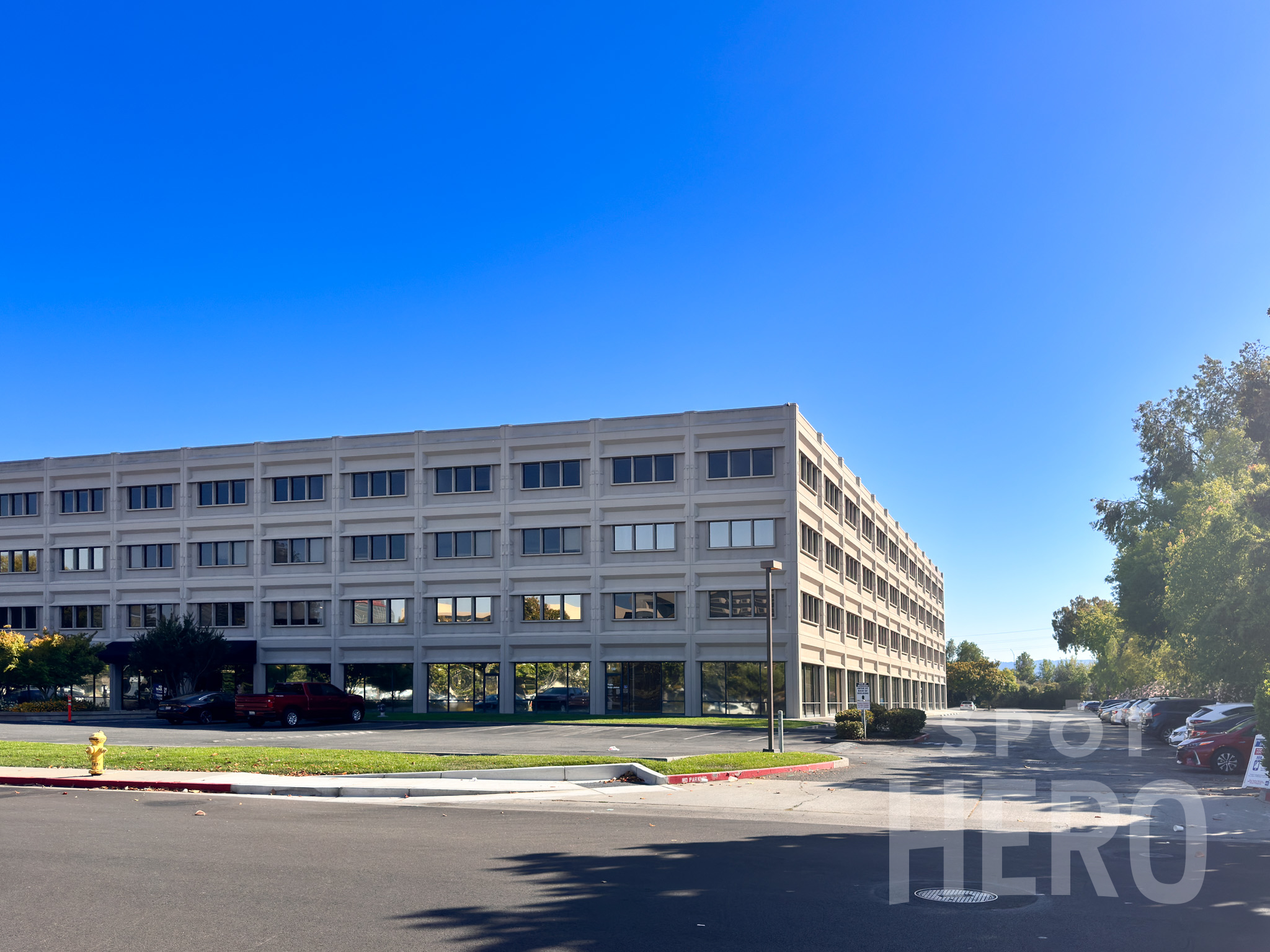 Photo of 2025 Gateway Pl. - Uncovered Self Park