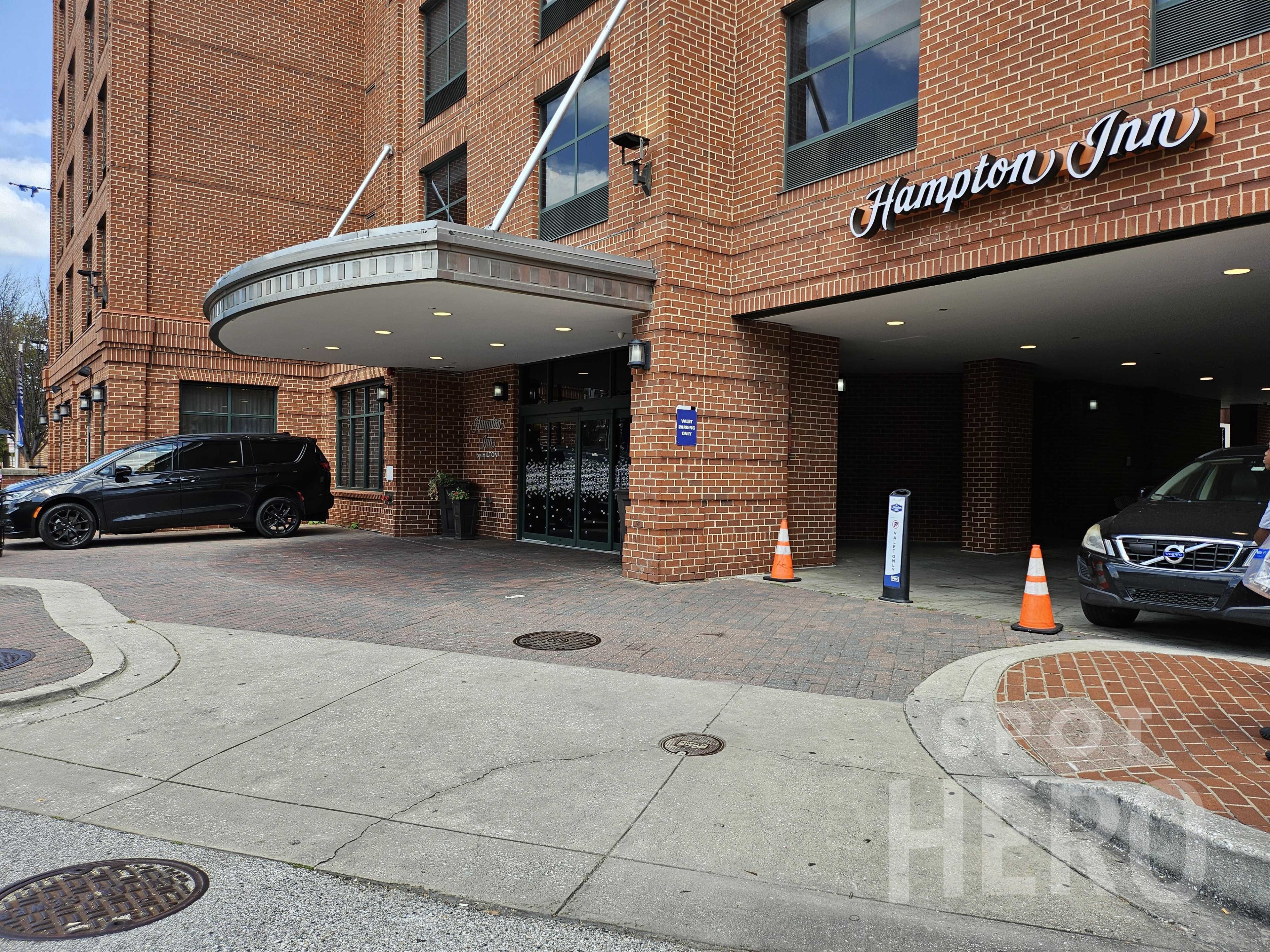 Photo of 550 Washington Blvd. - Hampton Inn Camden Yards Valet