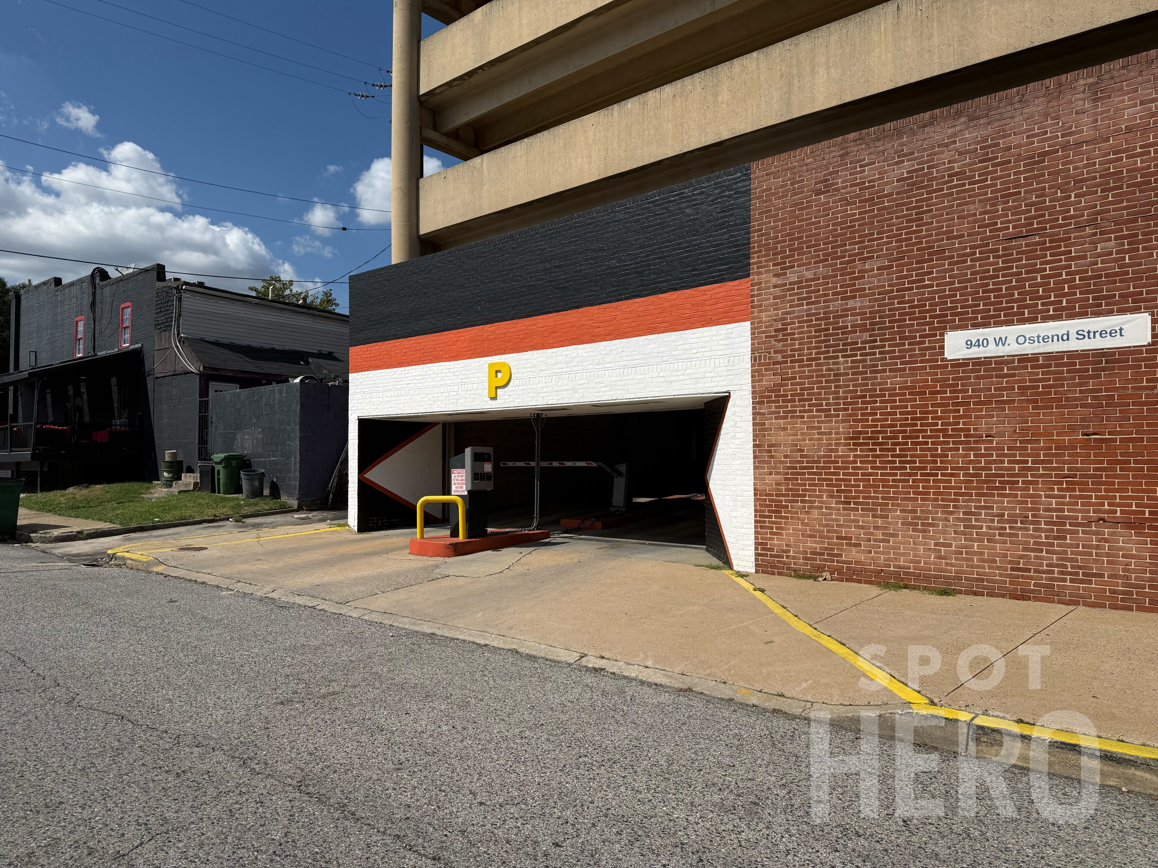 Photo of 940 W Ostend St. - Garage