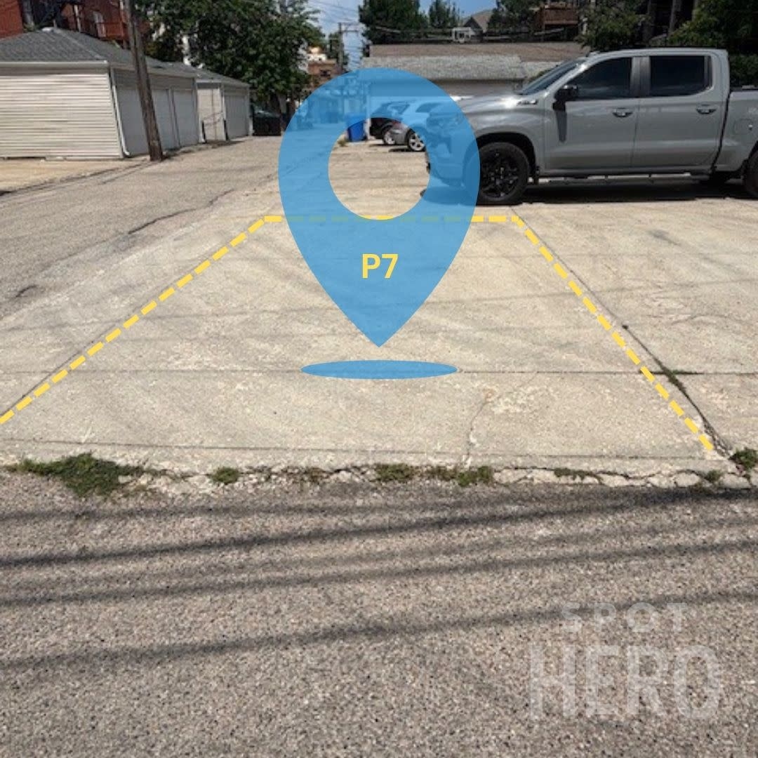 Photo of 3920 N Janssen Ave. - Spot #P7