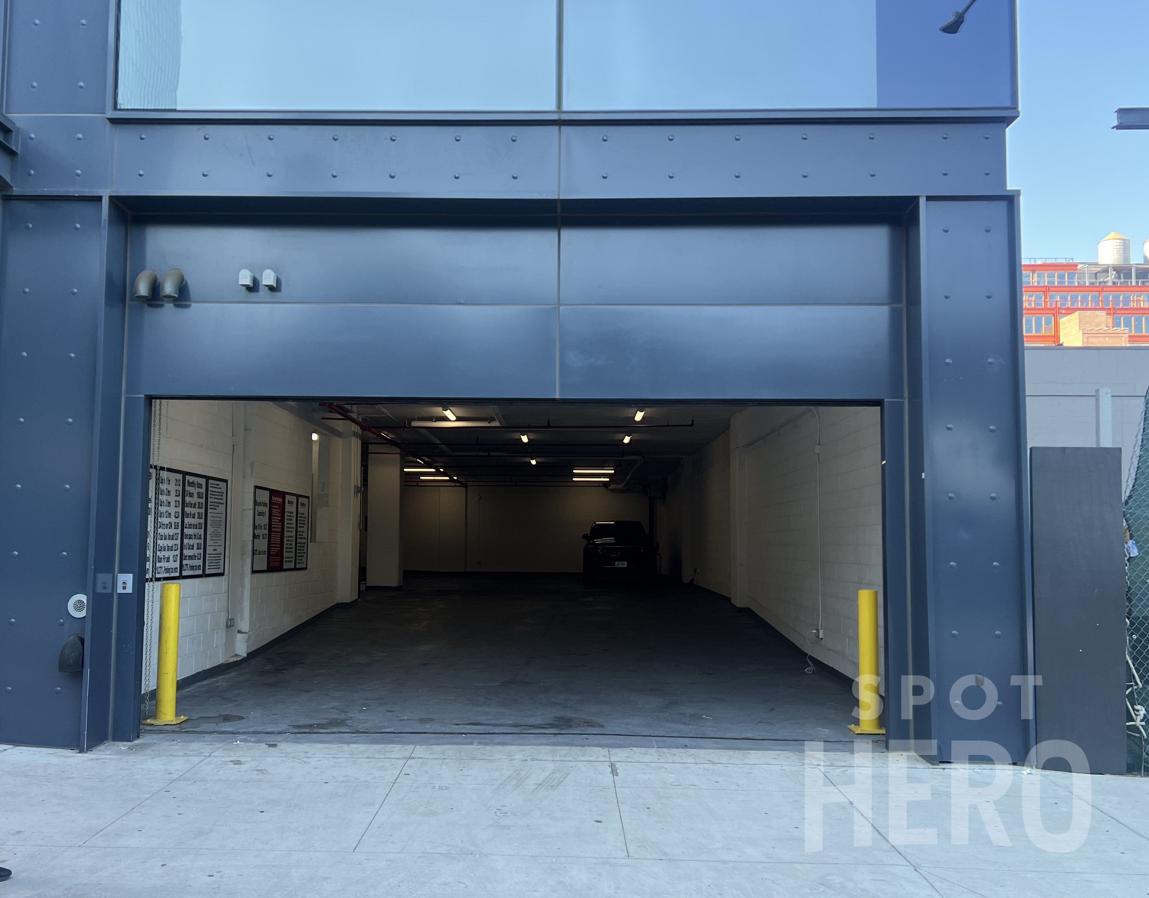 Photo of 606 W 30th St - Valet Garage