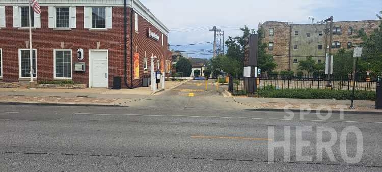 Photo of 2712 W Devon Ave. (2720 W Devon Ave.) - Republic Bank Lot