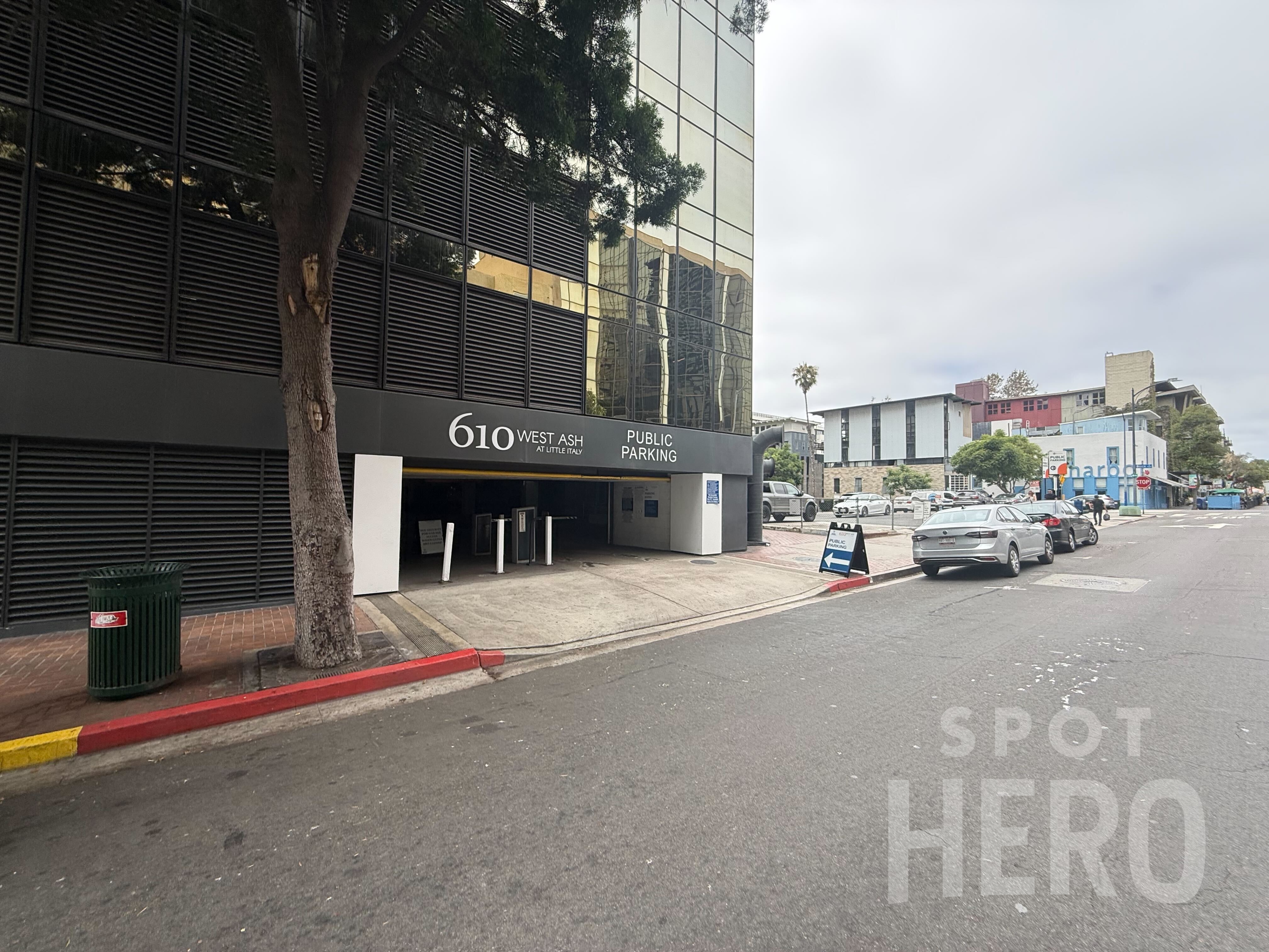 Photo of 1481 India St. (610 W Ash St.) - Garage