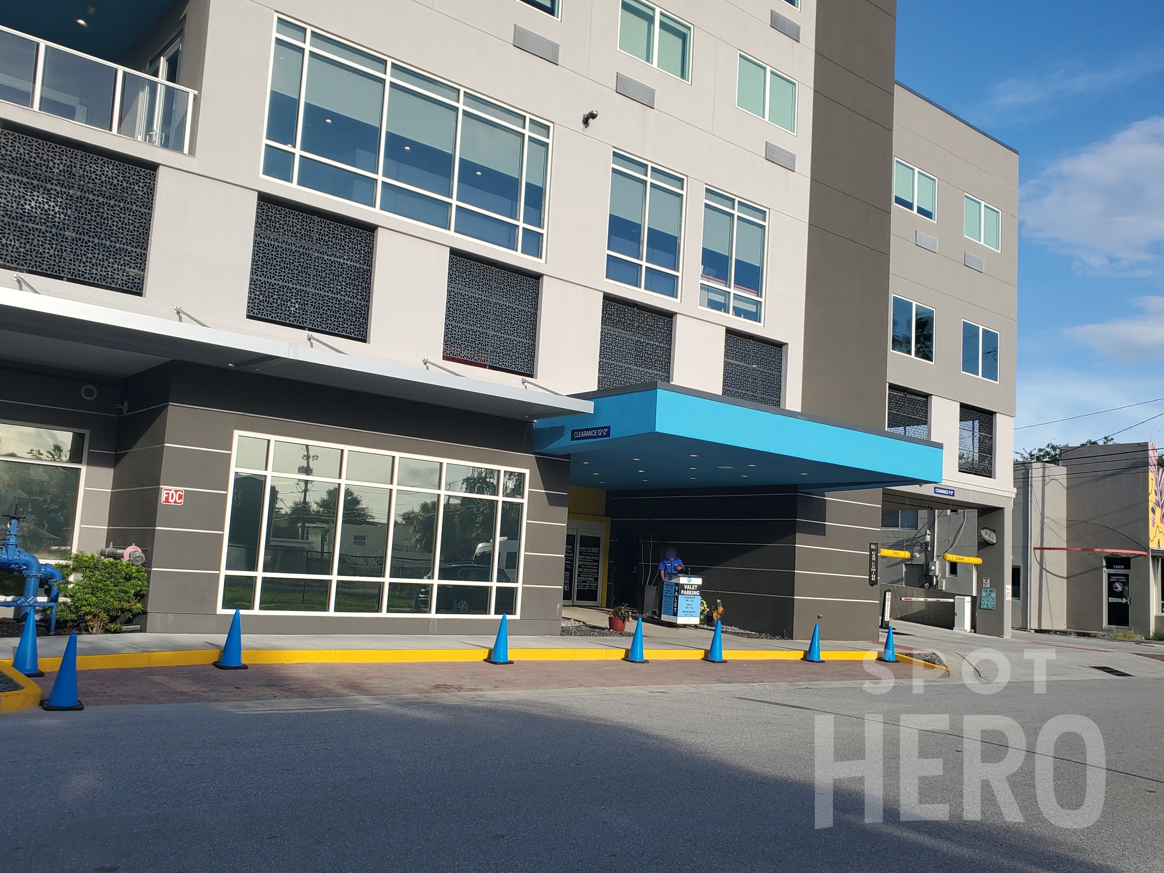 Photo of 20 17th St. S - Tru by Hilton St. Petersburg Downtown Central Ave. Valet Stand
