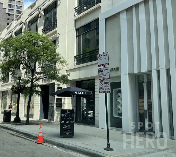Photo of 945 N Rush St. - SuitSupply Valet Stand