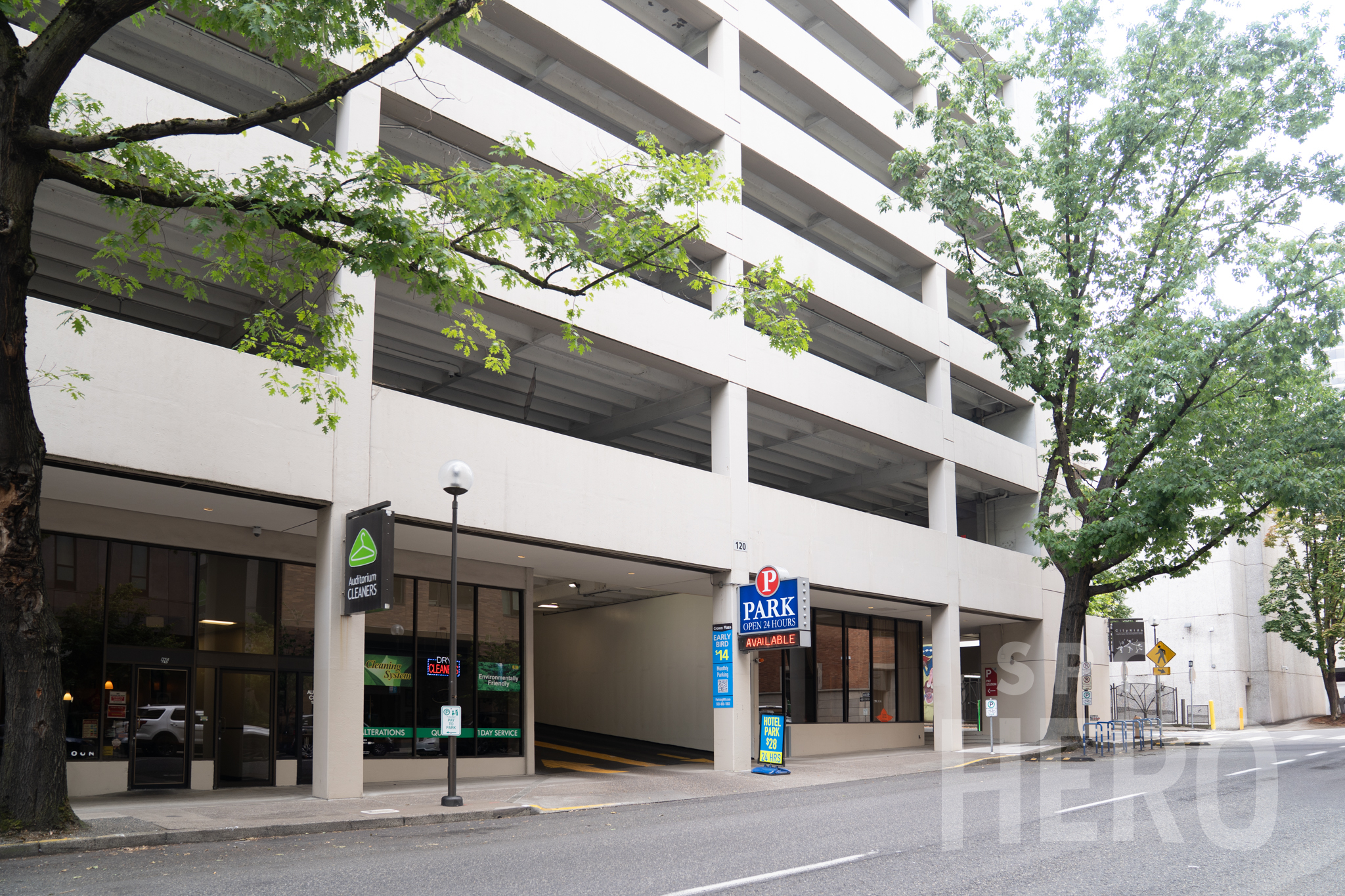 Photo of 120 SW Clay St. - Crowne Plaza Garage