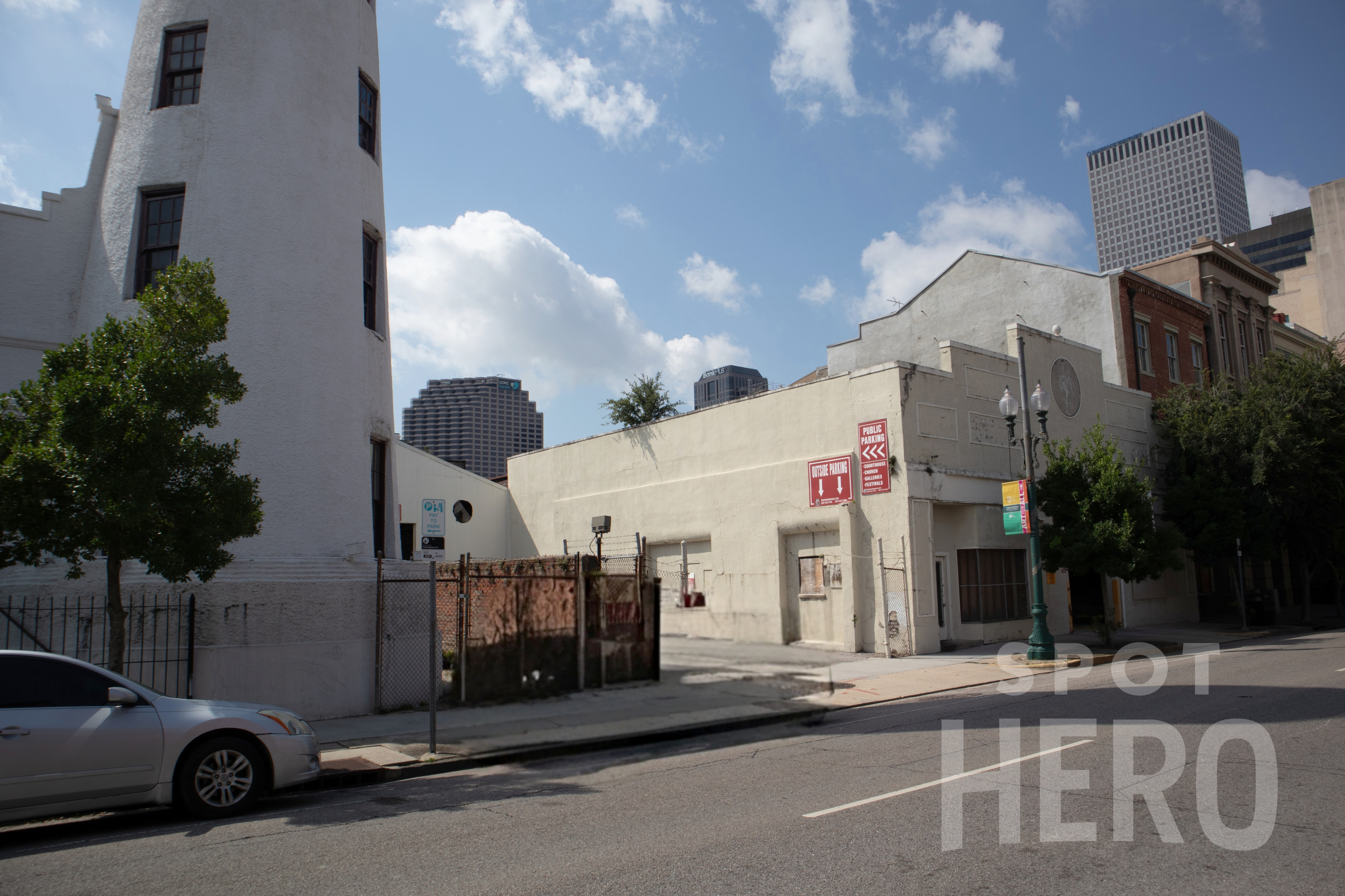 Photo of P130 - 735 Camp St. - Garage
