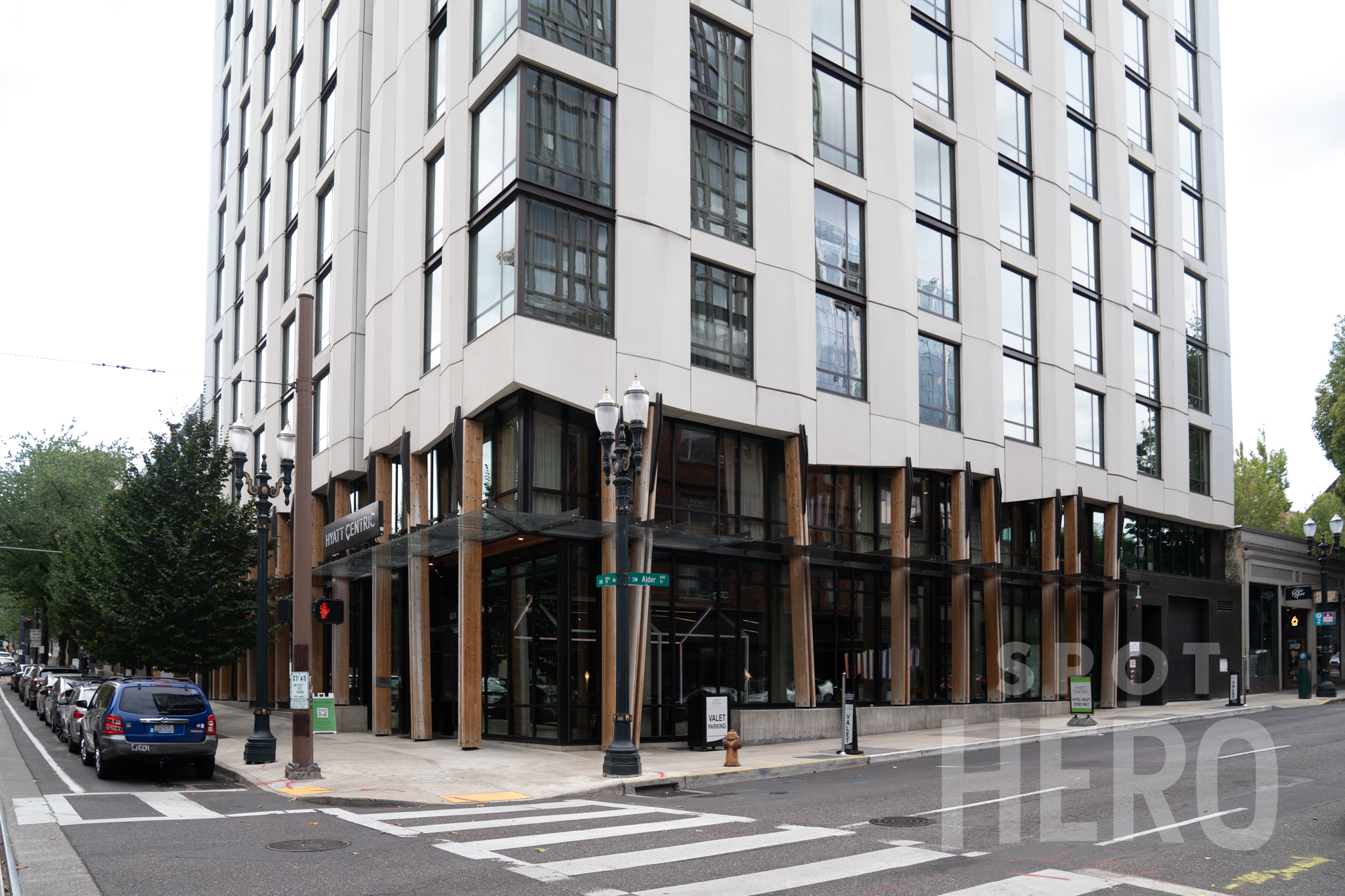 Photo of 1116 SW Alder St. (601 SW 11th Ave.) - Hyatt Centric Portland Valet Stand