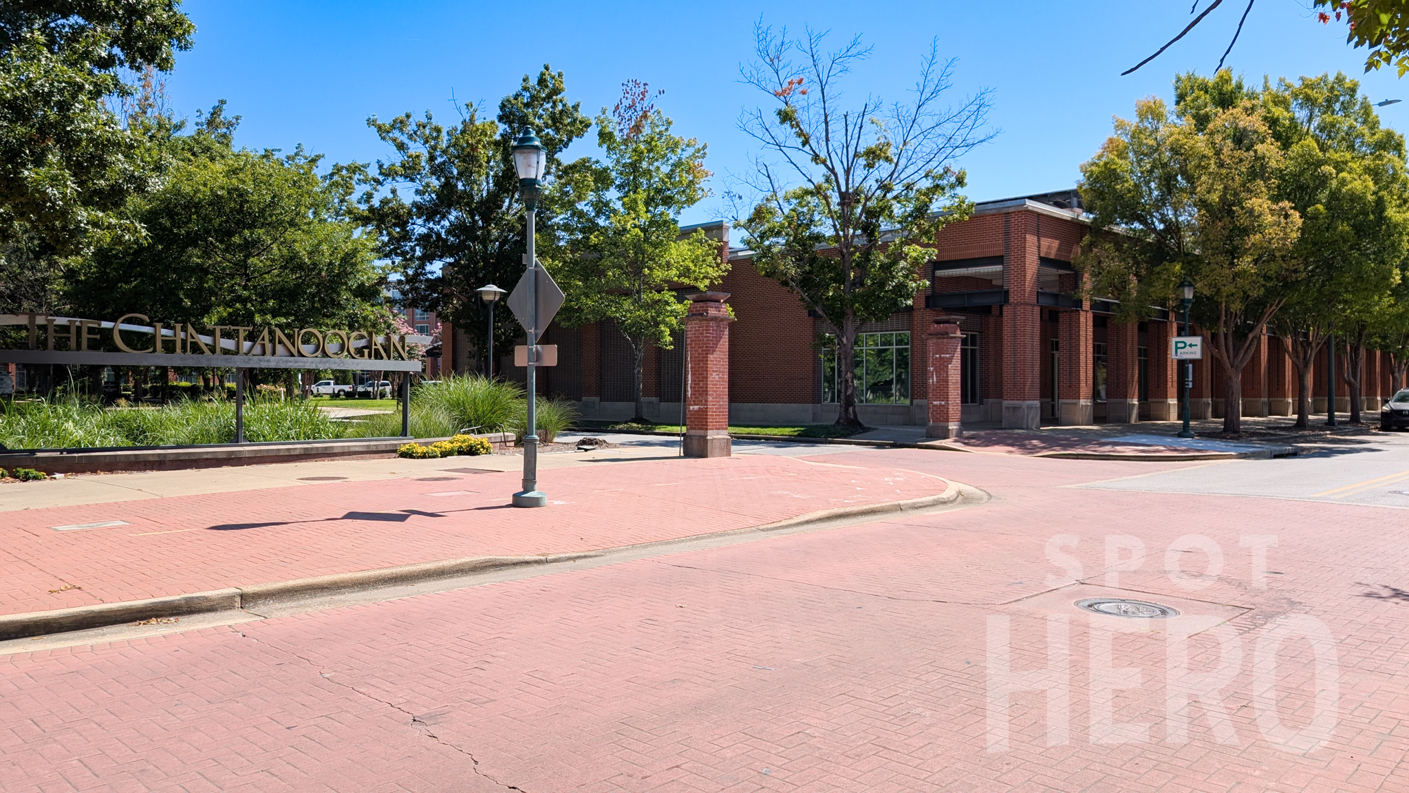 Photo of 39 W 13th St. (1201 Broad St.) - Chattanoogan Valet Stand