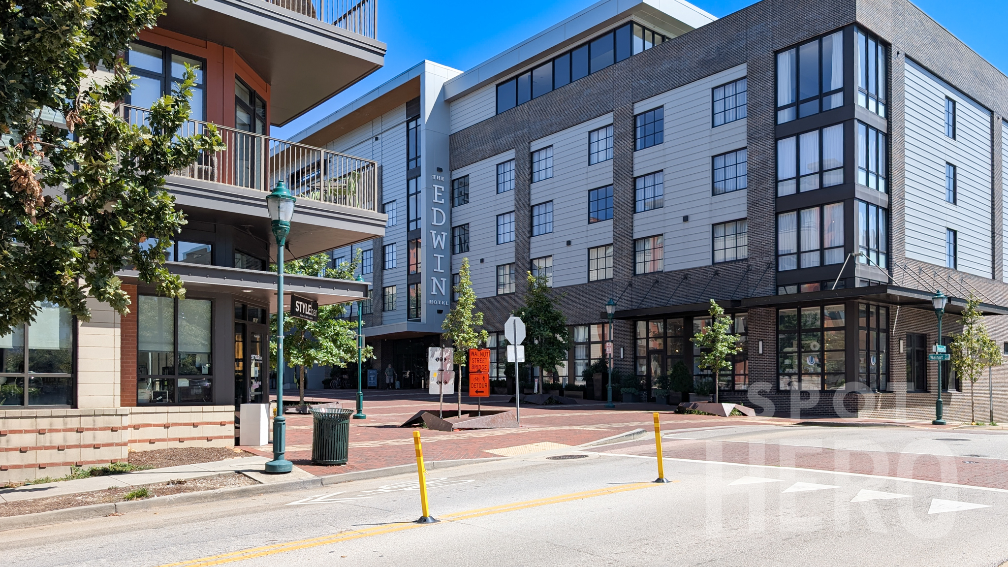 Photo of 102 Walnut St. - The Edwin Hotel Chattanooga Valet Stand