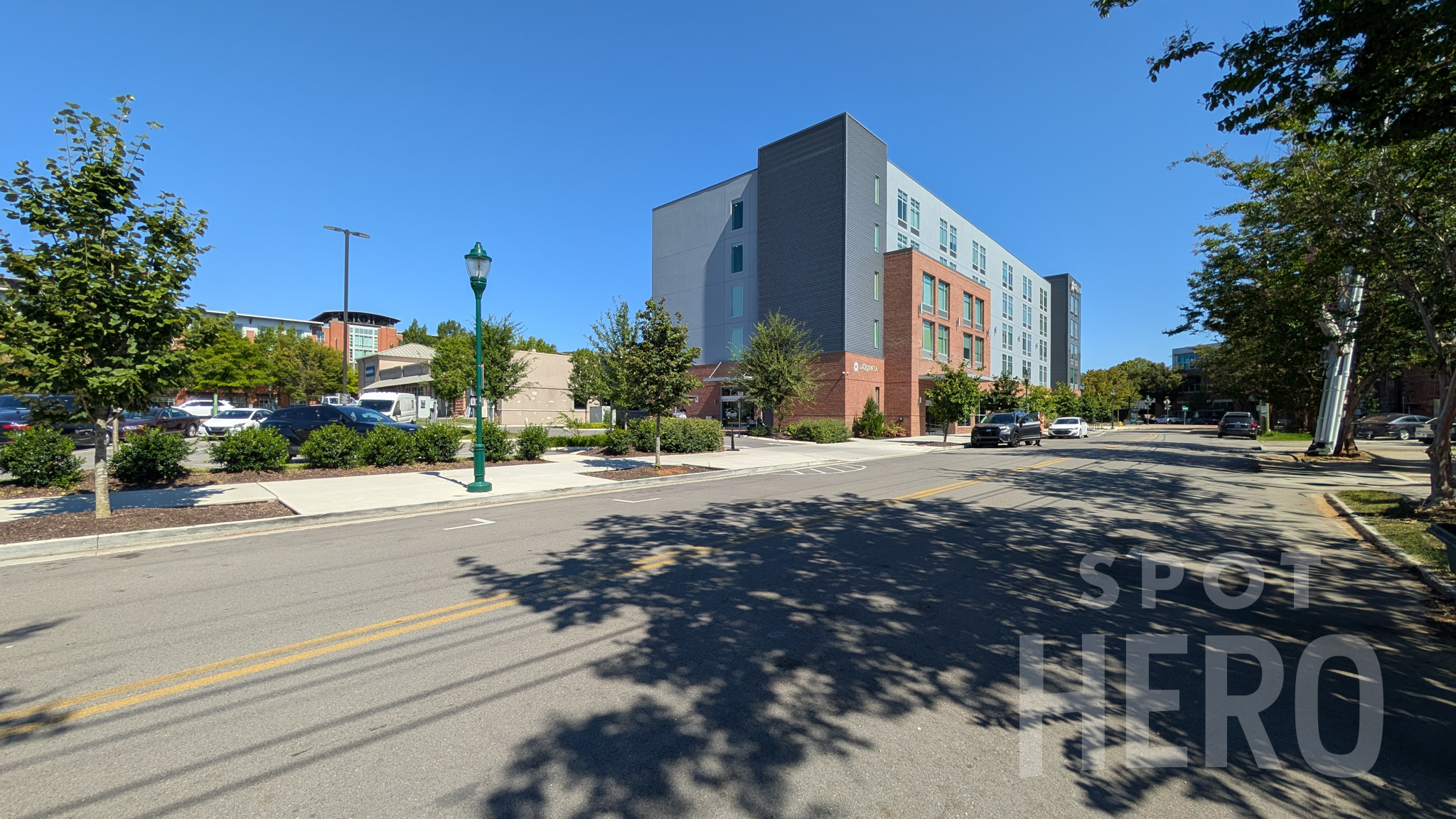 Photo of 1225 Cowart St. - La Quinta Chattanooga Downtown Valet Stand