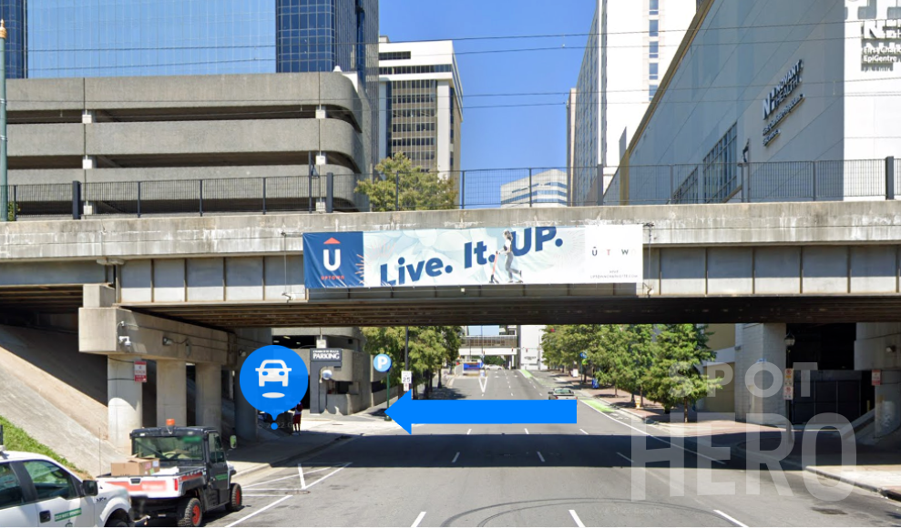 Photo of 306 E 4th St - Charlotte Plaza Garage