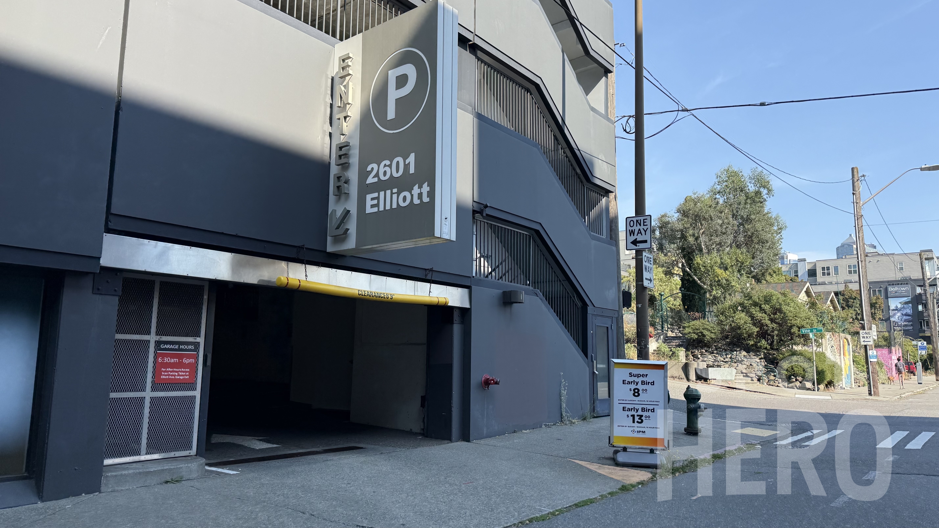 Photo of 2600 Elliott Ave. (2601 Elliott) - Garage