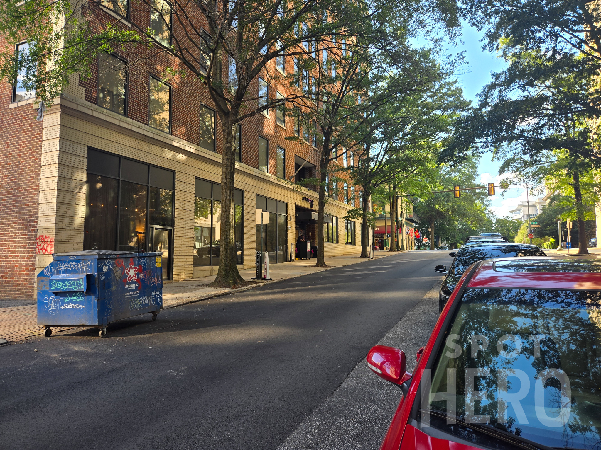 Photo of Moxy Richmond Downtown Valet. - 501 E Franklin St