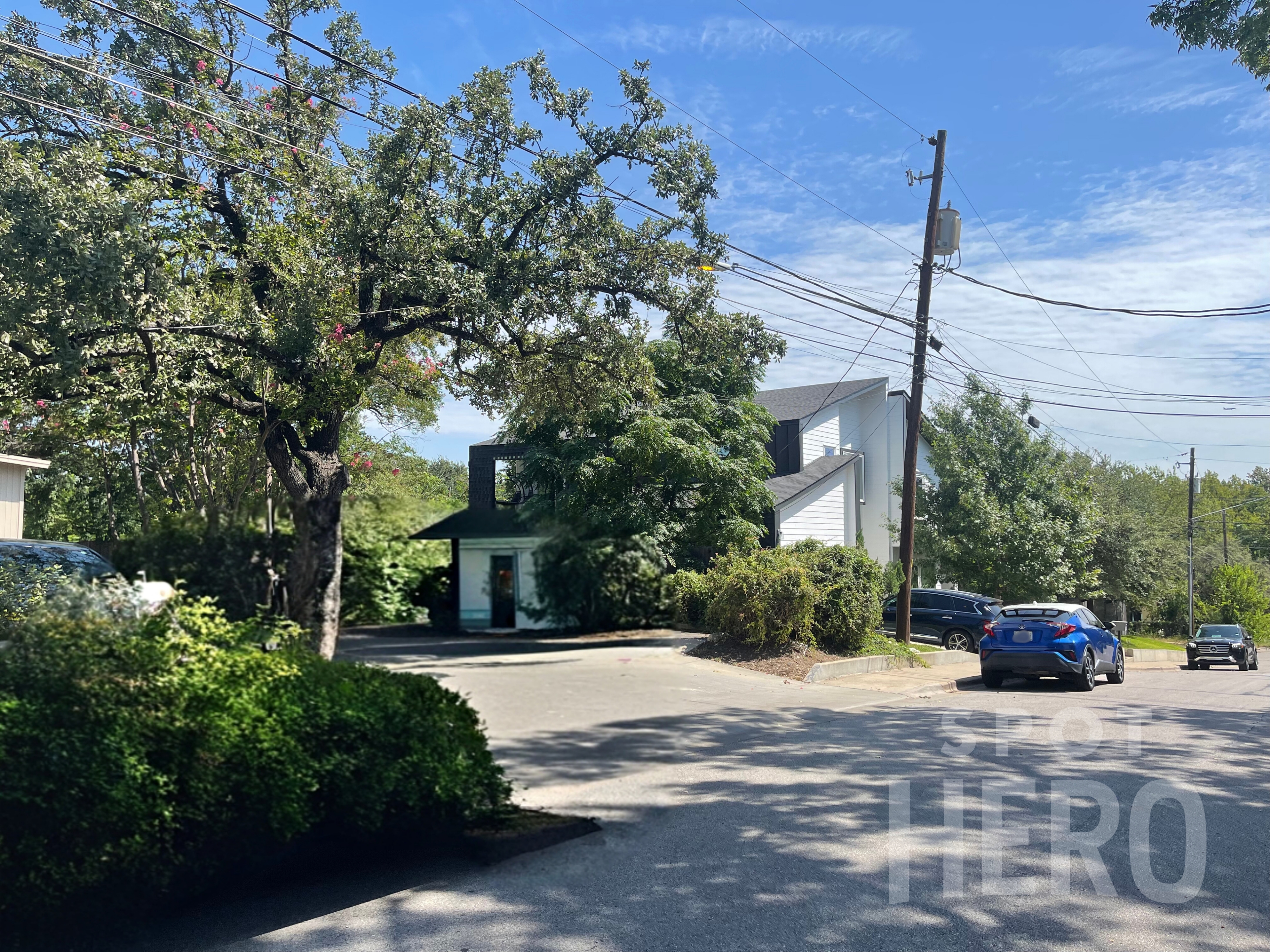 Photo of 2001 Chicon St. - Sabre Lot