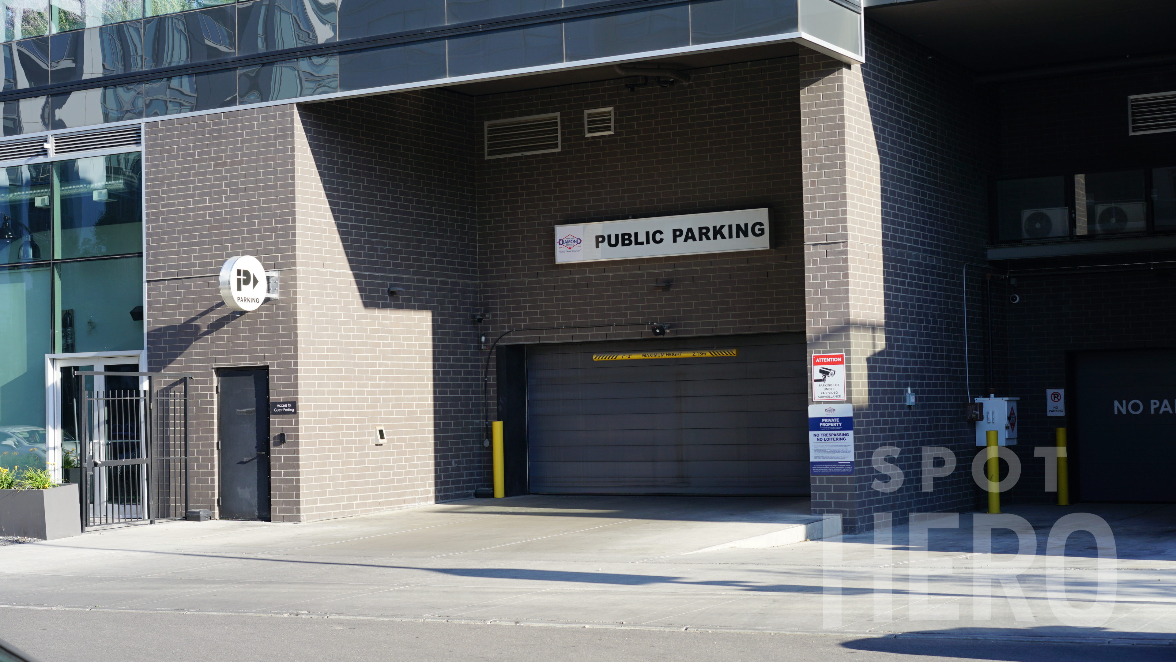 Photo of 1018 McDougall Rd. NE (78 9 St. NE) - Dominion Garage (G0265)