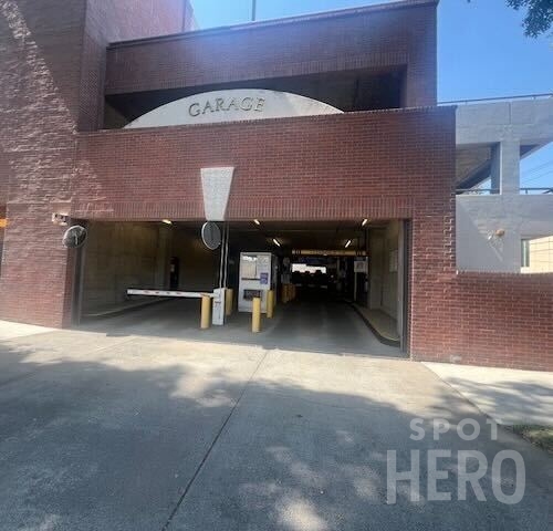 Photo of 920 29th St. - California Sutter Building Garage