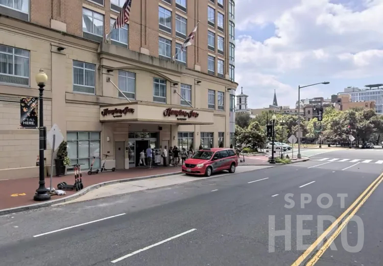 Photo of 901 6th Street NW - Hampton Inn Downtown Convention Center Valet